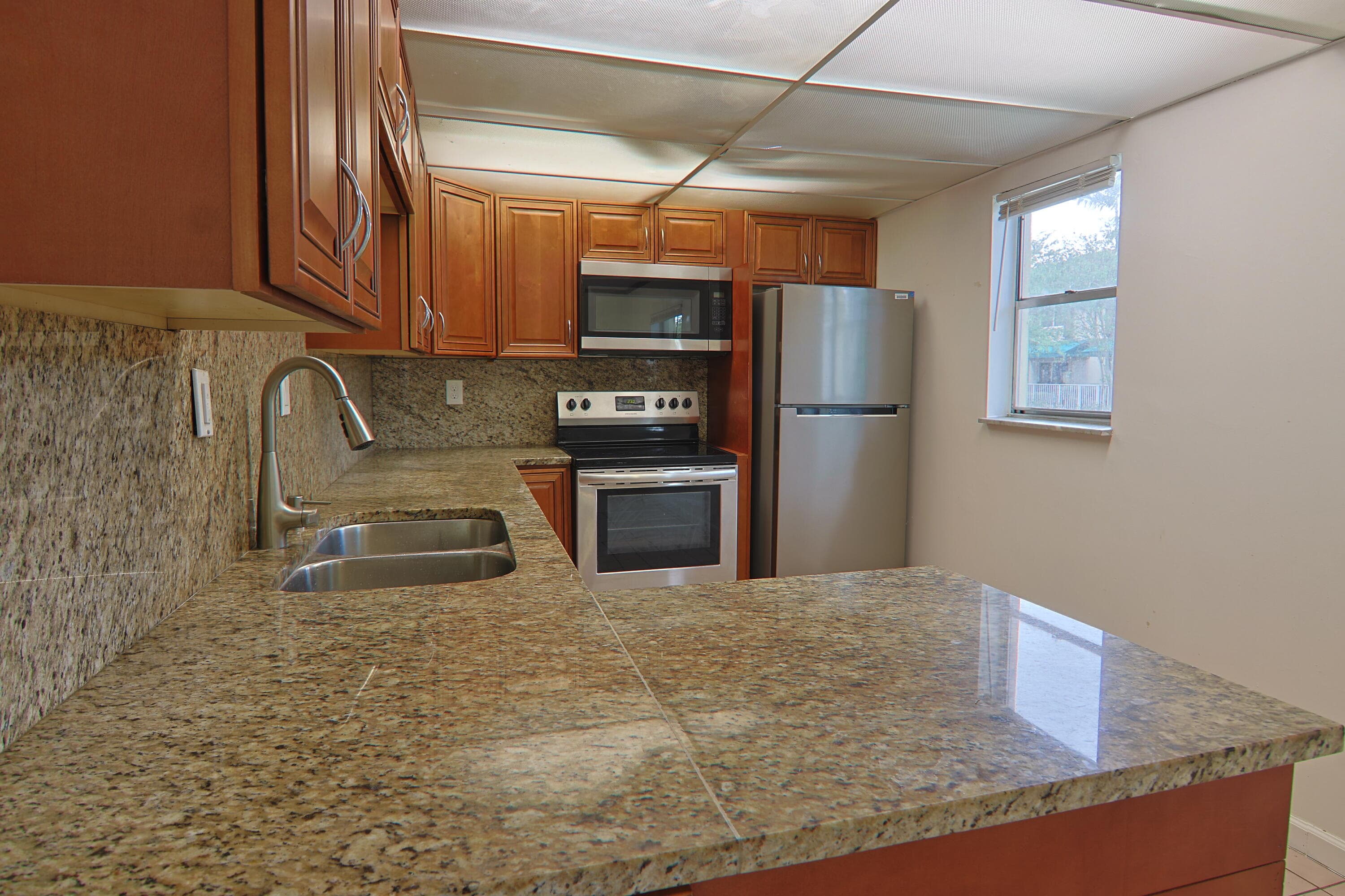 6636 SW 41st Street 6636, Davie, FL 33314 — photo 3 of 21