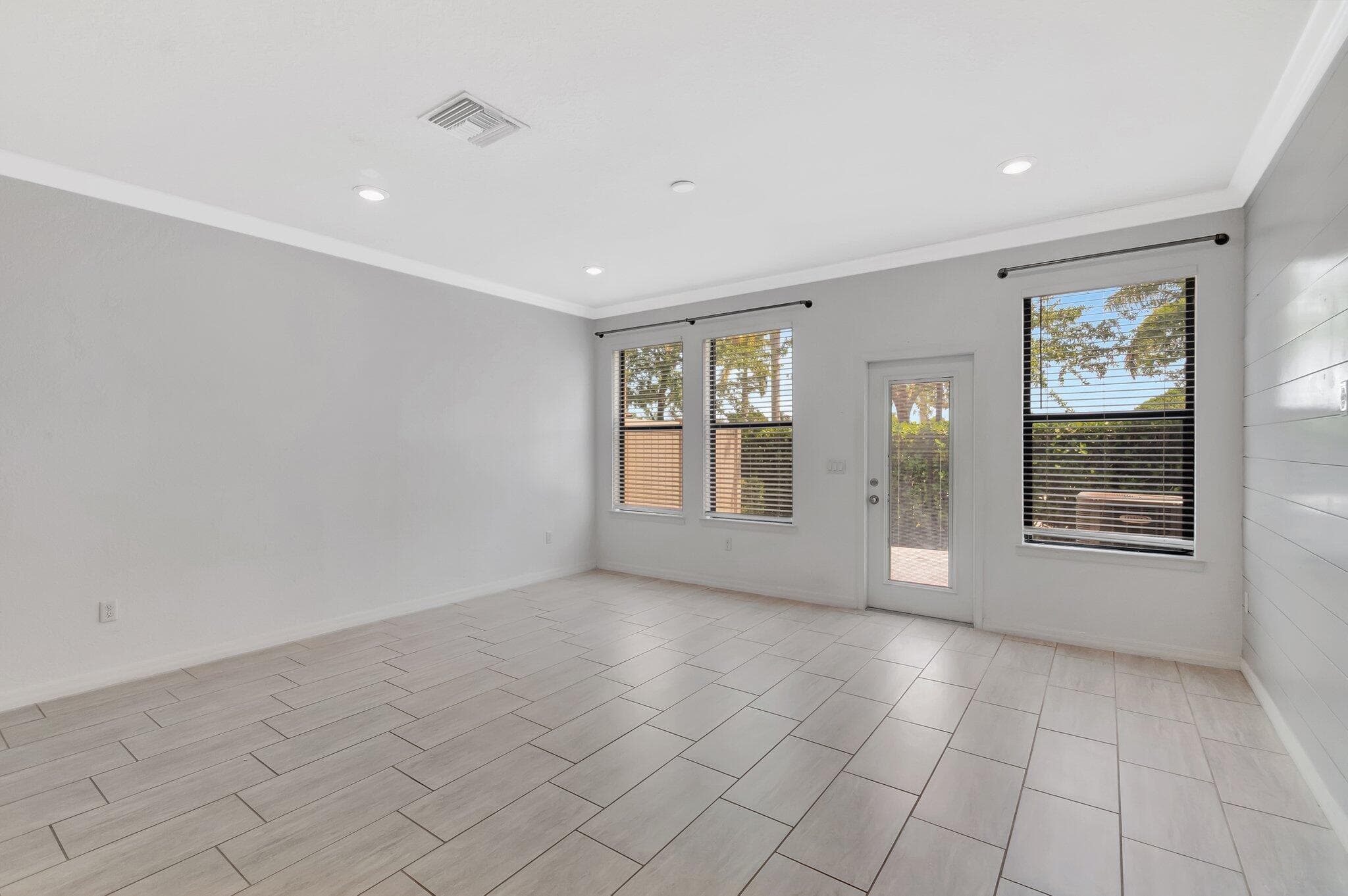 2854 Bard Street, Palm Springs, FL 33406 — photo 11 of 32