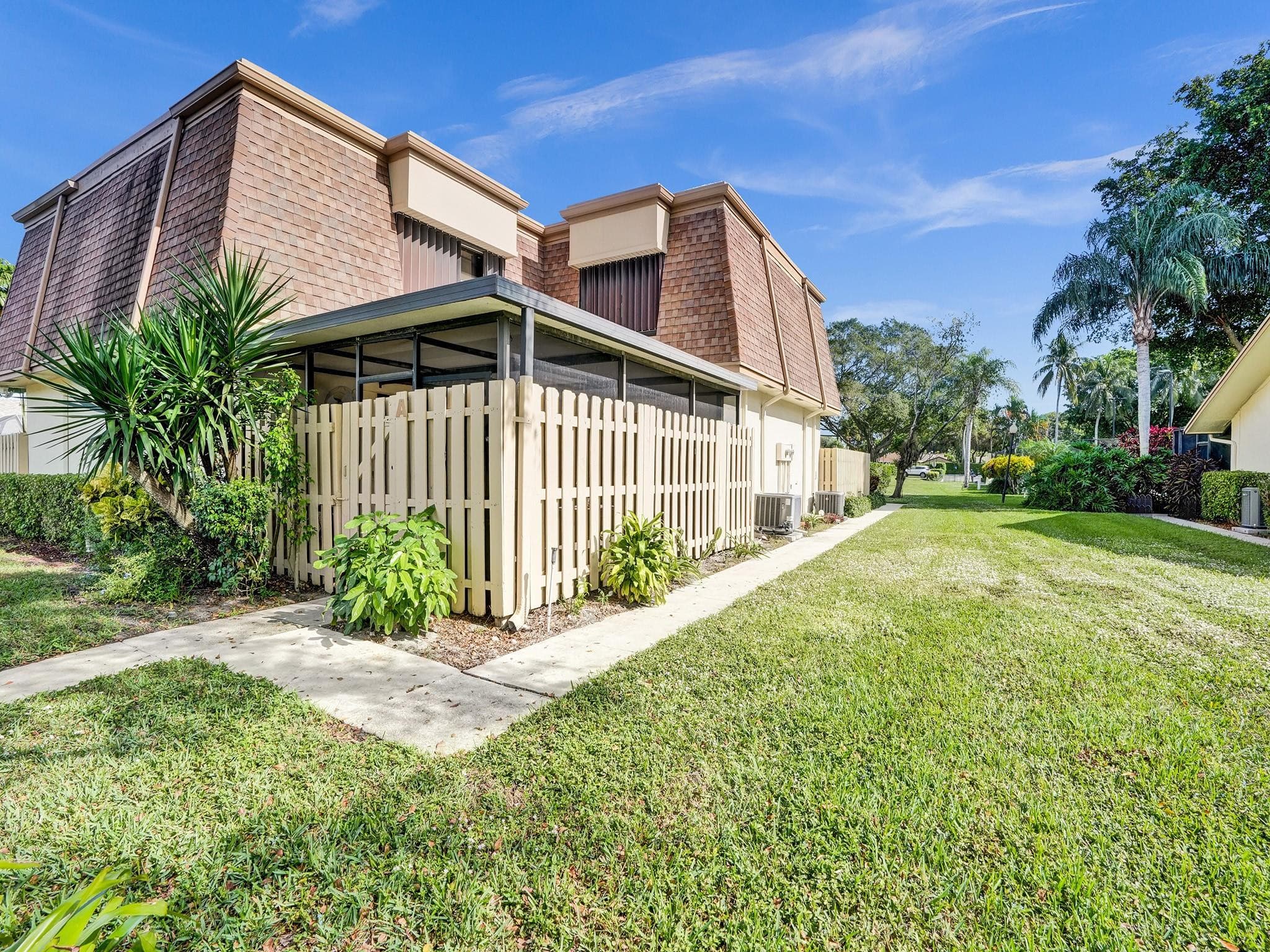 865 NW 29th Avenue A, Delray Beach, FL 33445 — photo 1 of 28
