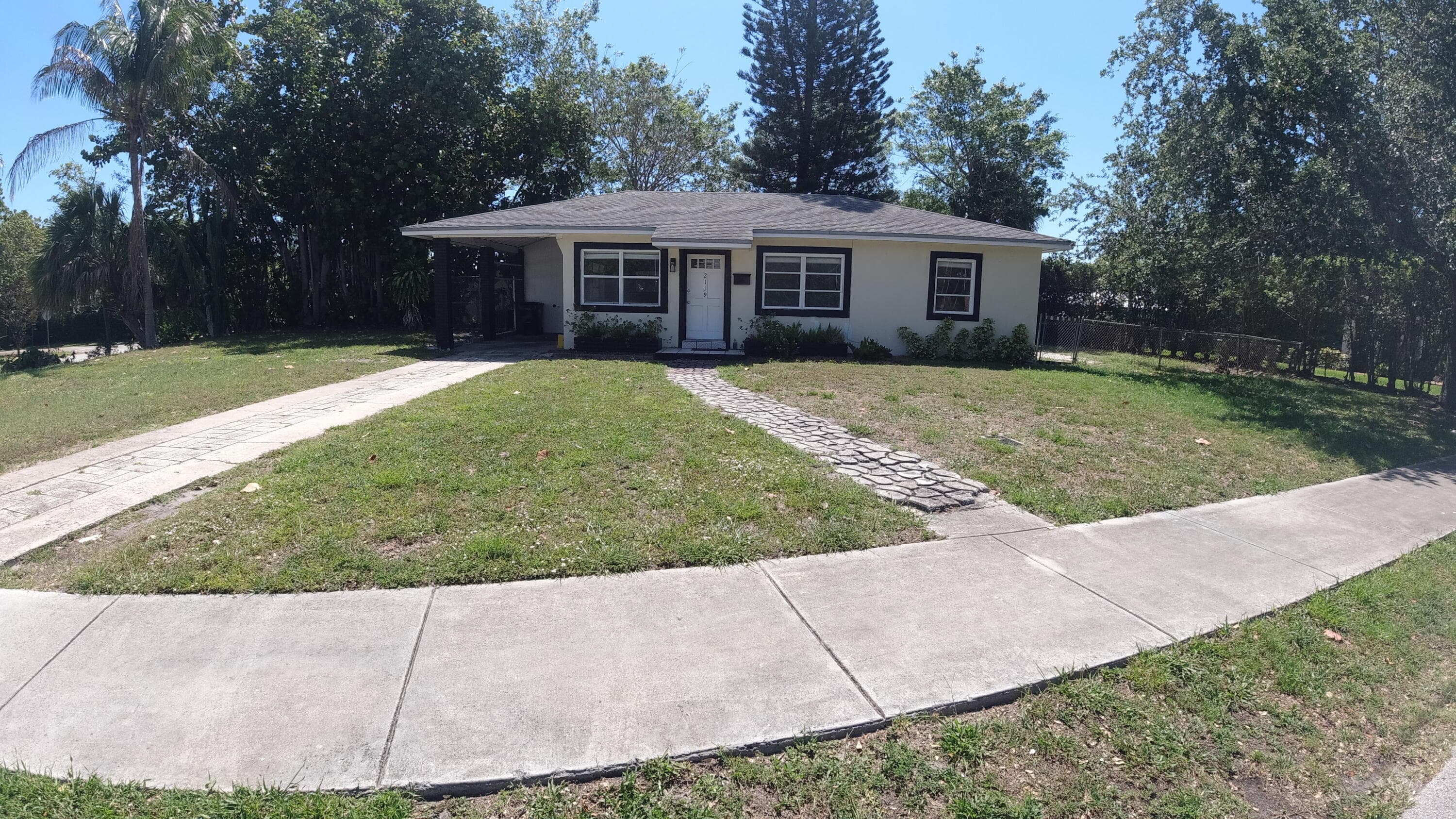 2119 Northridge Road, Delray Beach, FL 33444 — photo 2 of 12