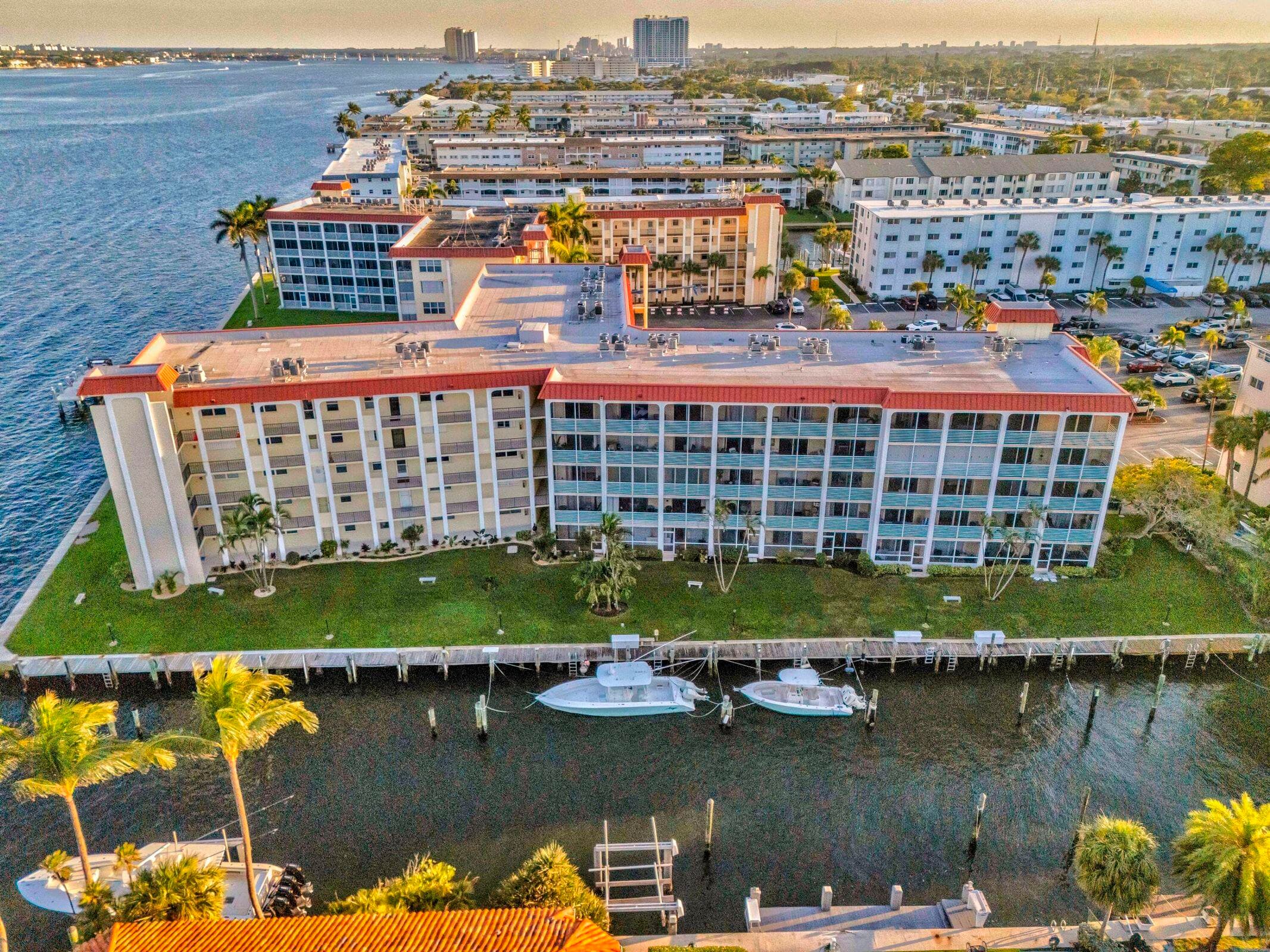 105 Paradise Harbour Boulevard 108, North Palm Beach, FL 33408 — photo 31 of 36
