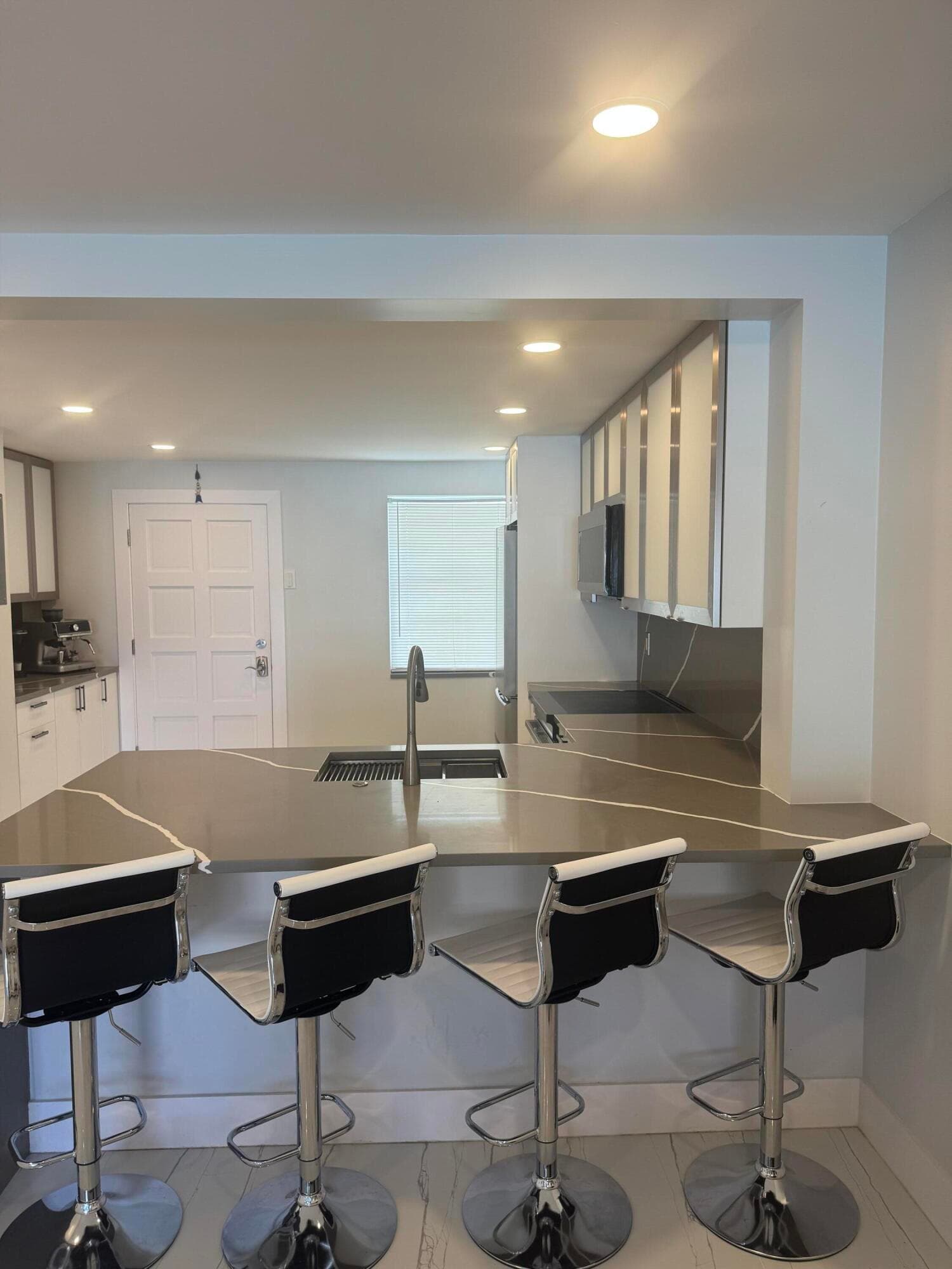 105 Paradise Harbour Boulevard 108, North Palm Beach, FL 33408 — photo 14 of 36