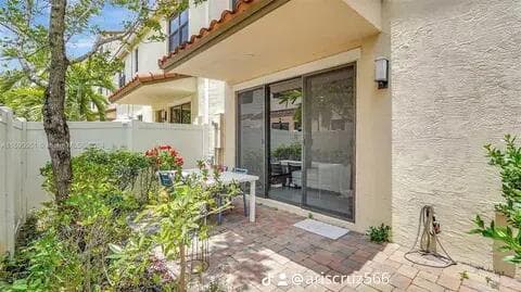 20908 NW 1st Drive, Pembroke Pines, FL 33029 — photo 7 of 37
