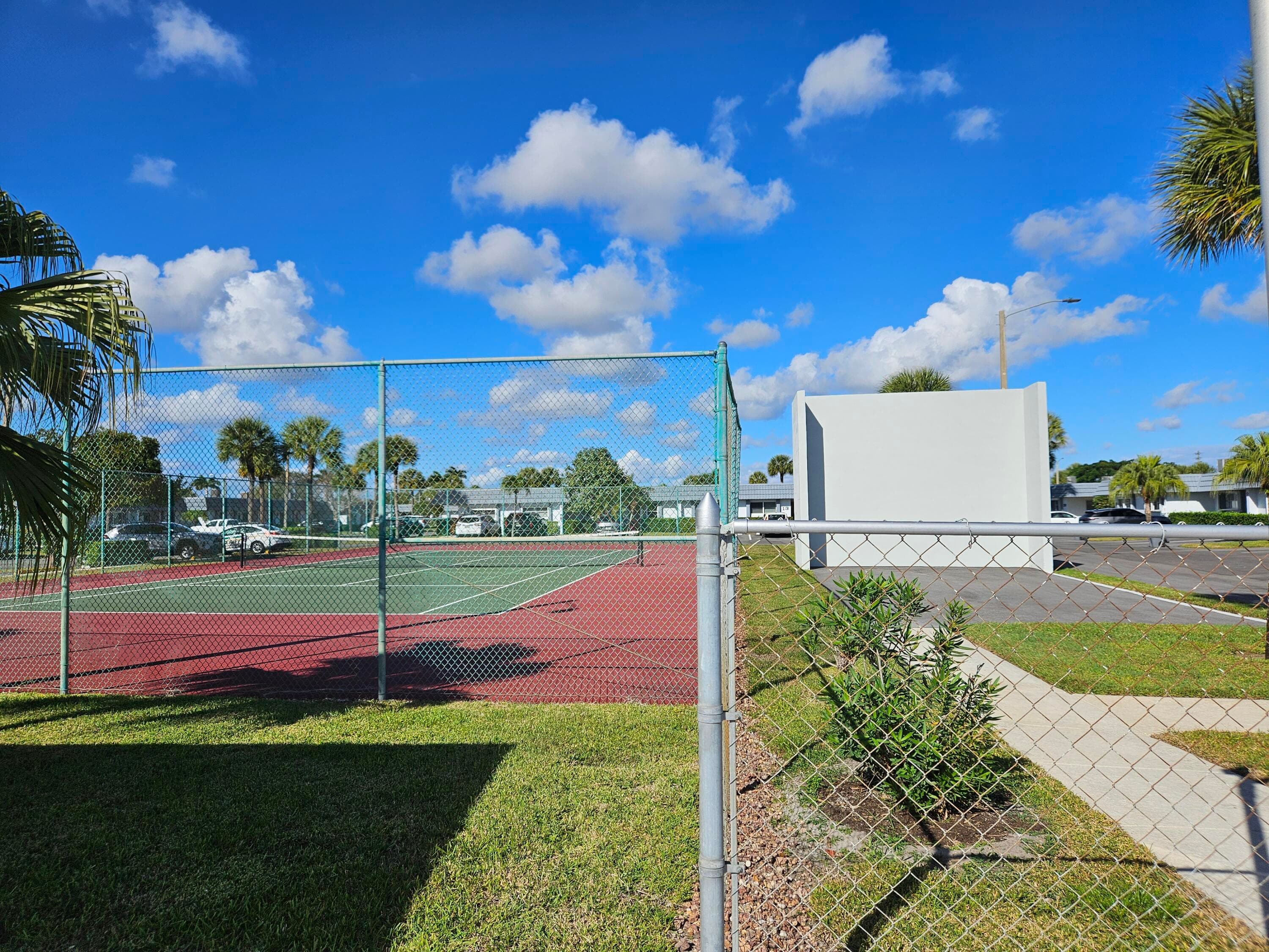 2886 E Fernley Dr Drive E 1, West Palm Beach, FL 33415 — photo 30 of 32