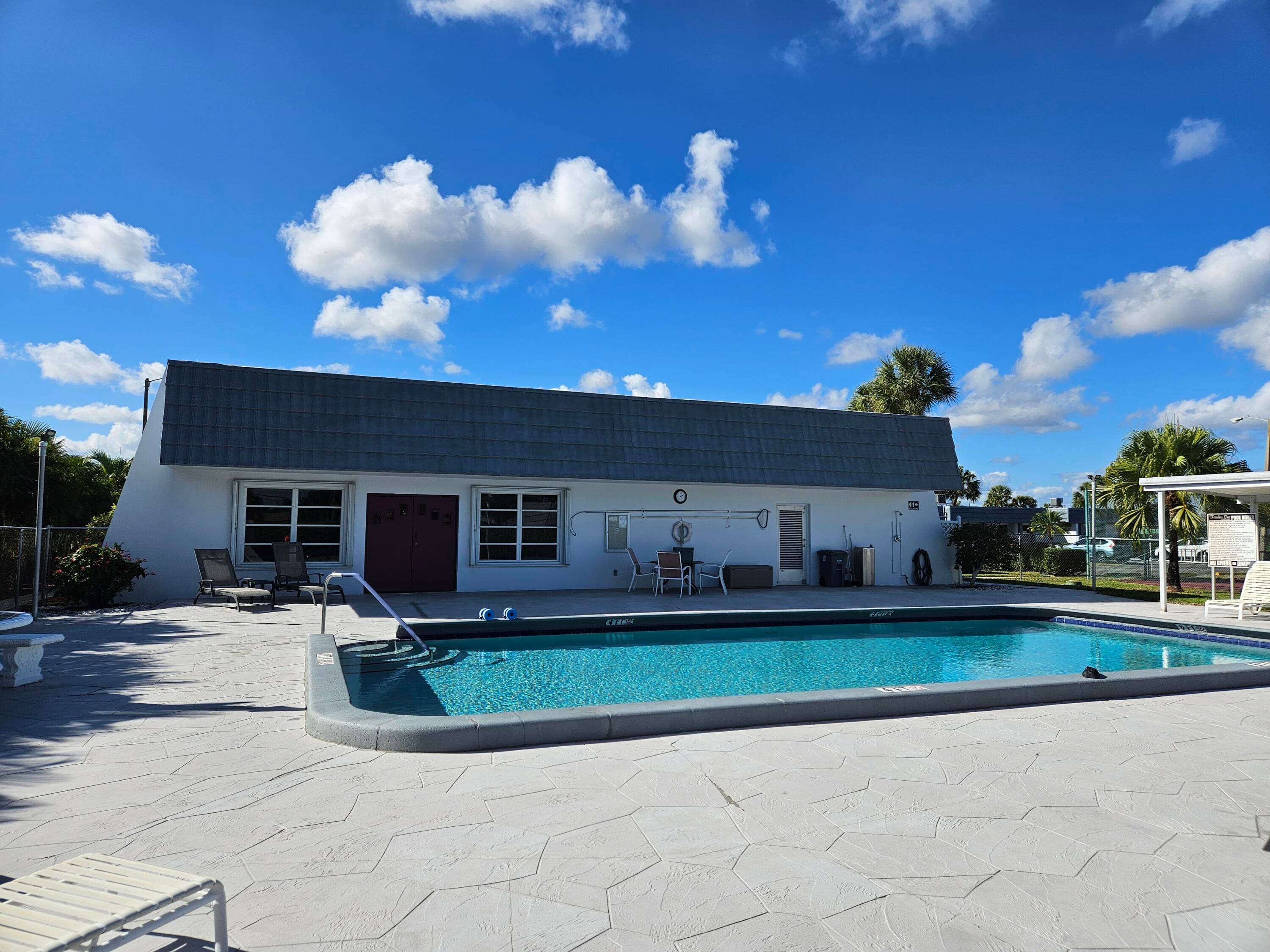 2886 E Fernley Dr Drive E 1, West Palm Beach, FL 33415 — photo 28 of 32