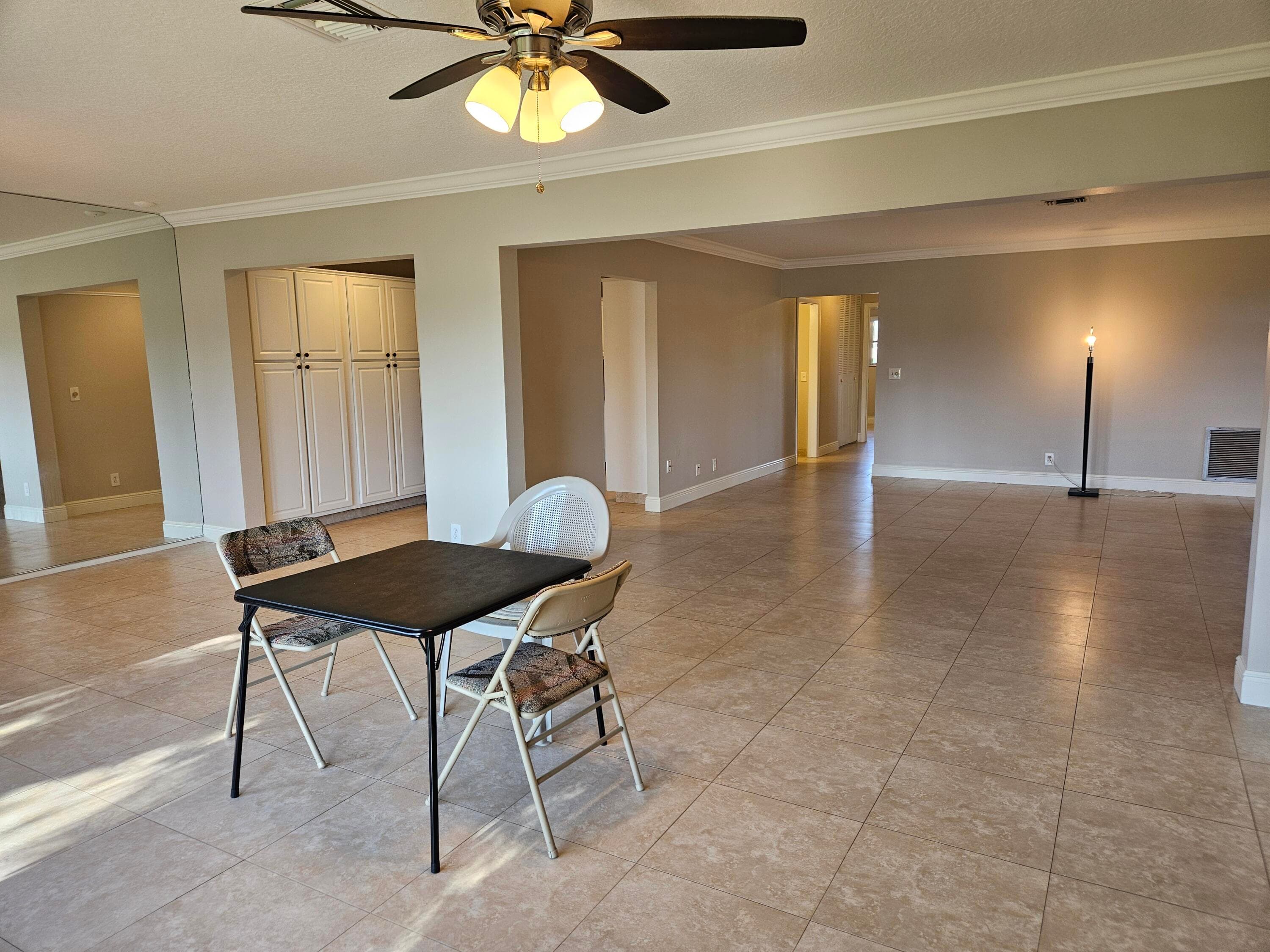 2886 E Fernley Dr Drive E 1, West Palm Beach, FL 33415 — photo 6 of 32