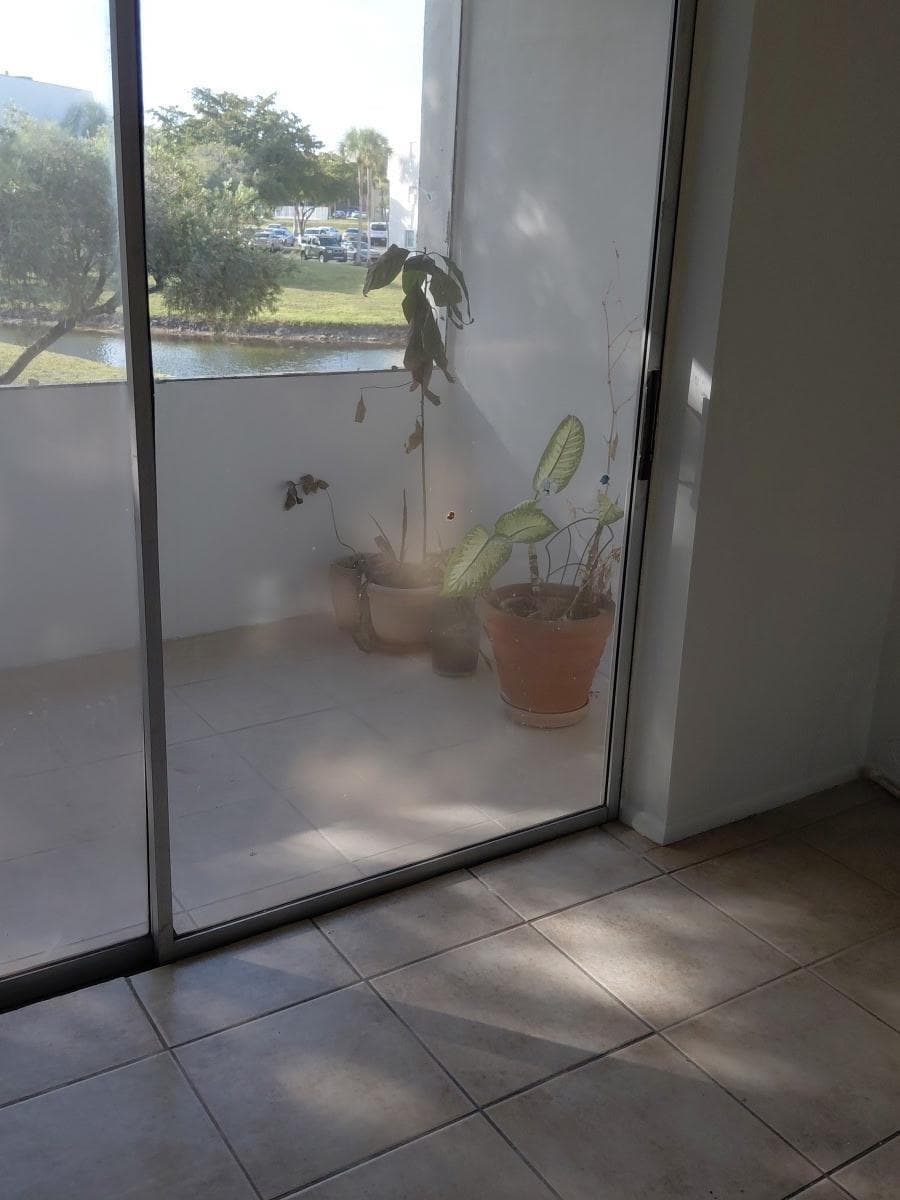 8460 Sunrise Lakes Boulevard 202, Sunrise, FL 33322 — photo 6 of 33