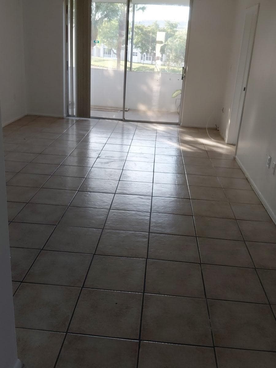 8460 Sunrise Lakes Boulevard 202, Sunrise, FL 33322 — photo 4 of 33