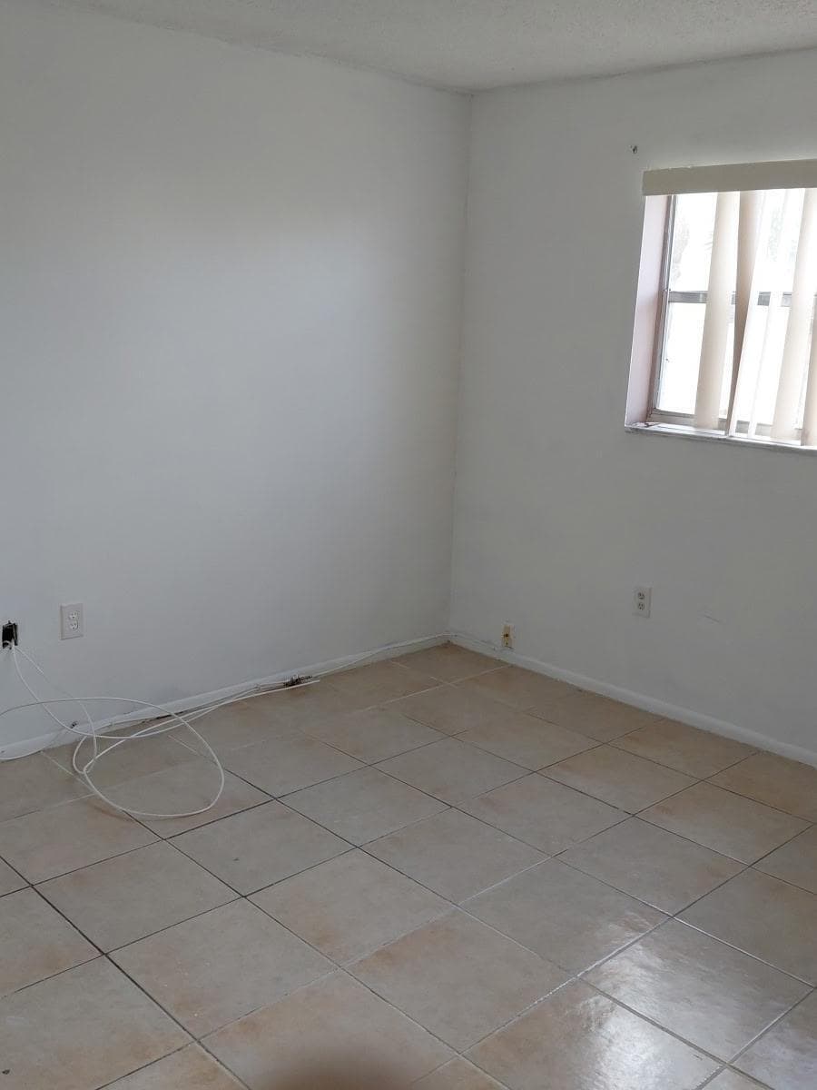 8460 Sunrise Lakes Boulevard 202, Sunrise, FL 33322 — photo 8 of 33
