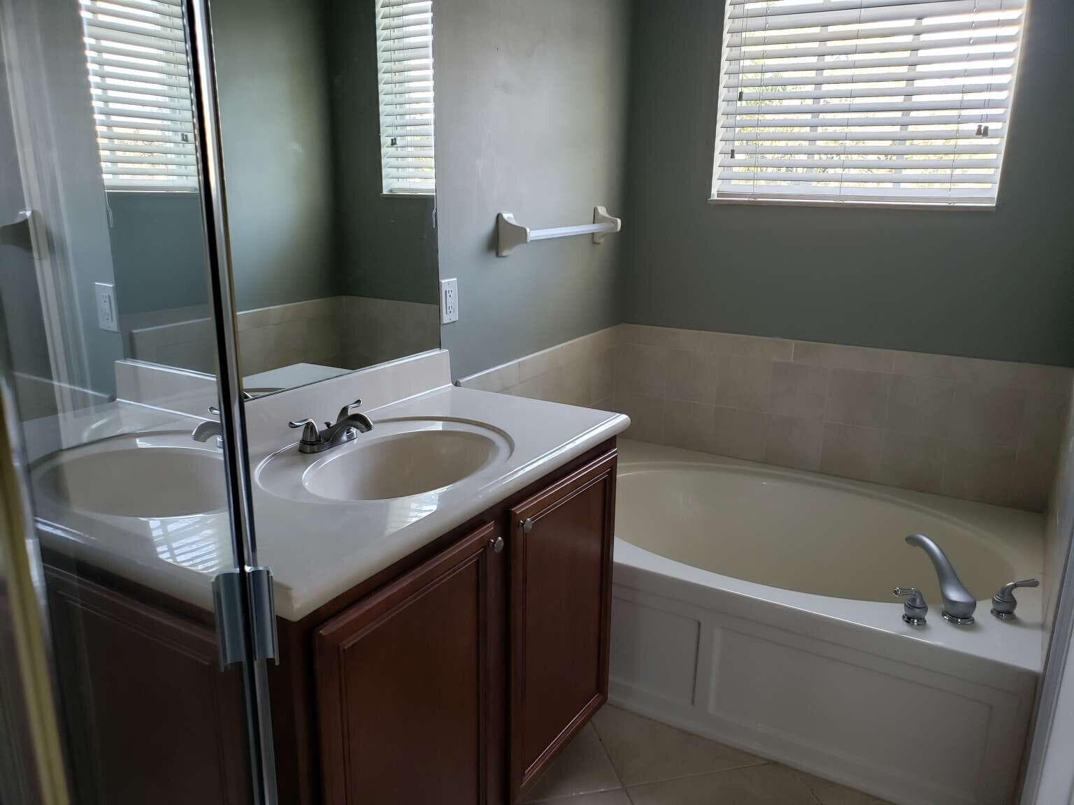 356 W Thatch Palm Circle 106, Jupiter, FL 33458 — photo 10 of 11