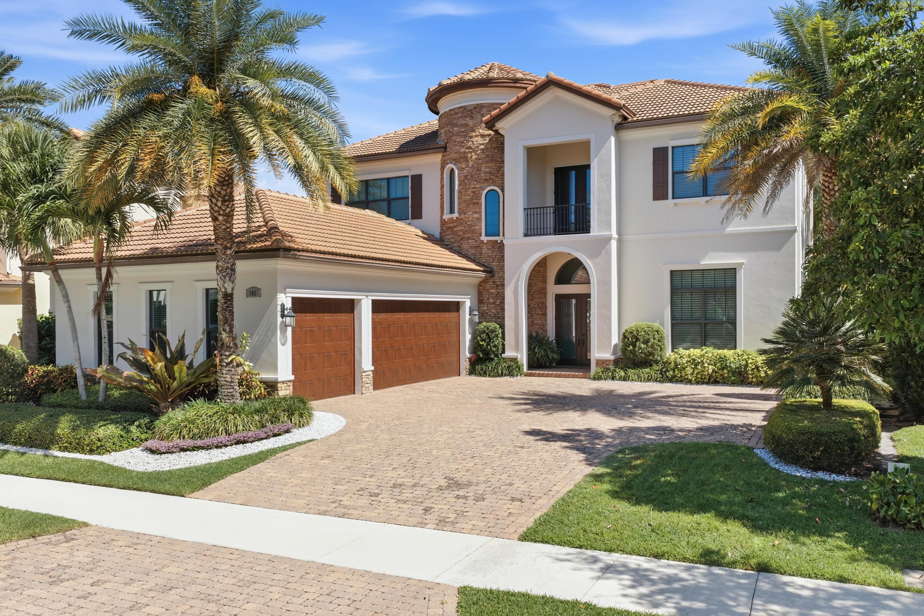 165 Gardenia Isle Drive, Palm Beach Gardens, FL 33418 — photo 2 of 67