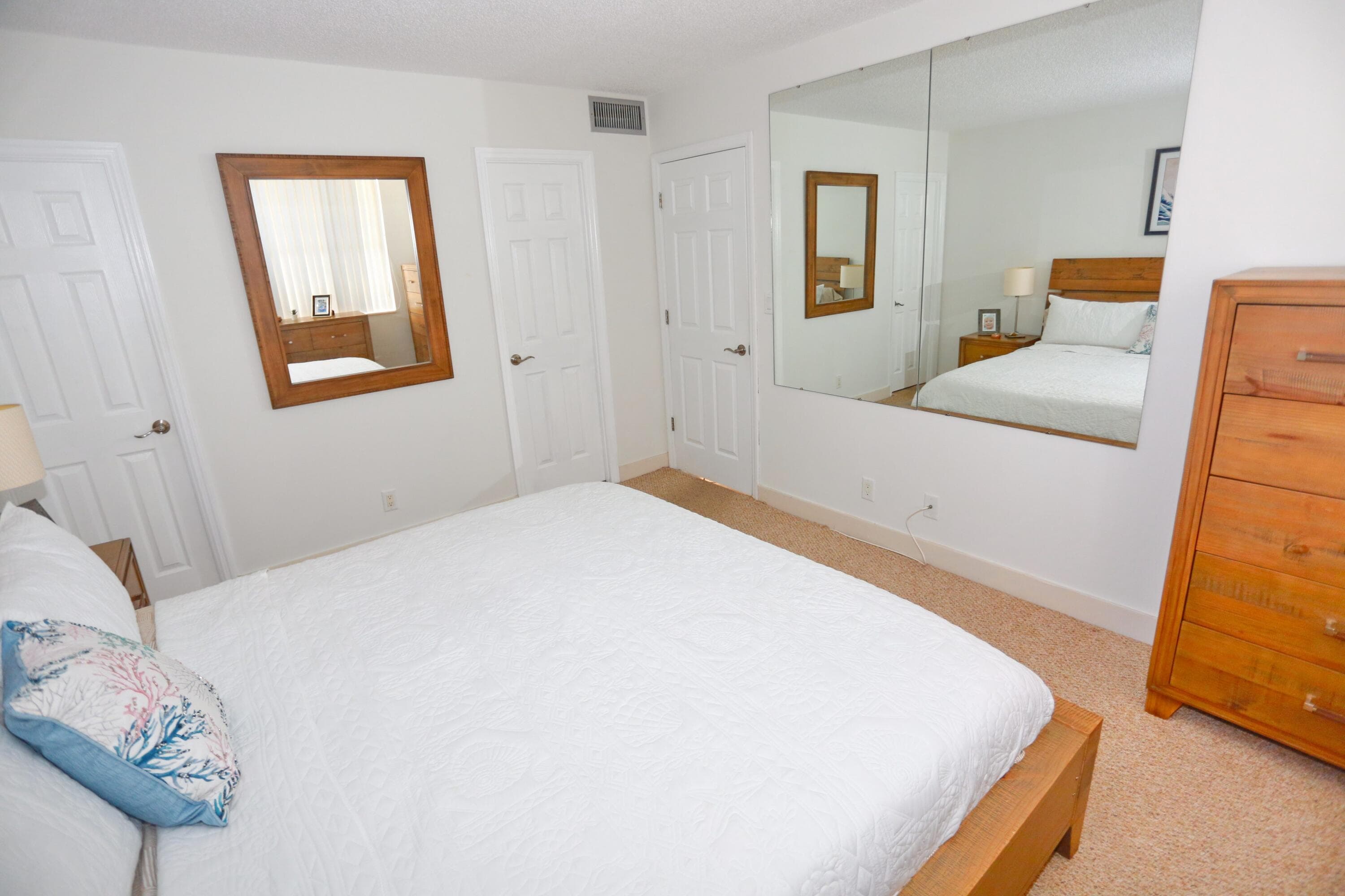 801 N Ocean Boulevard 803, Pompano Beach, FL 33062 — photo 23 of 40