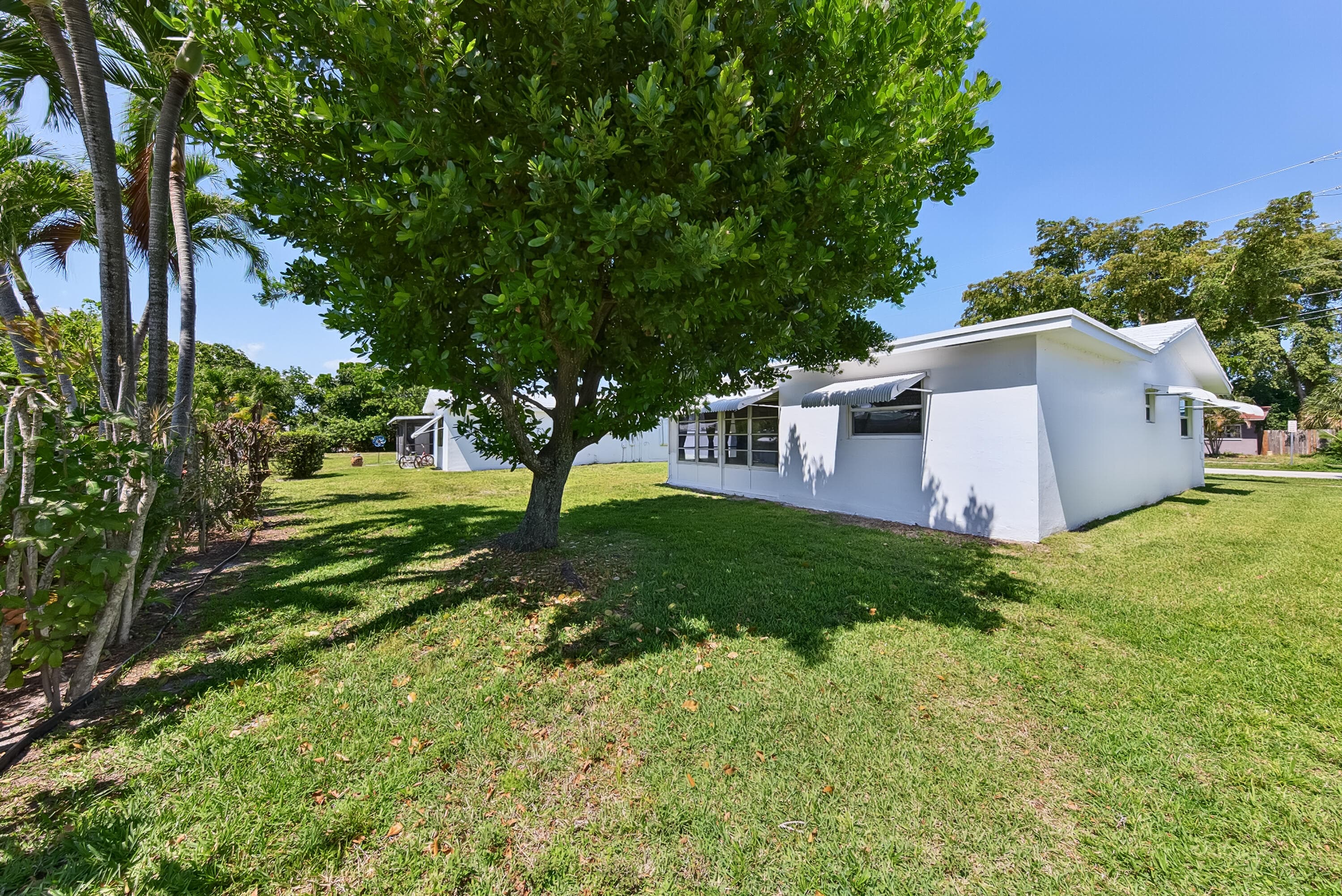 2521 N Cypress Road, Pompano Beach, FL 33064 — photo 7 of 37