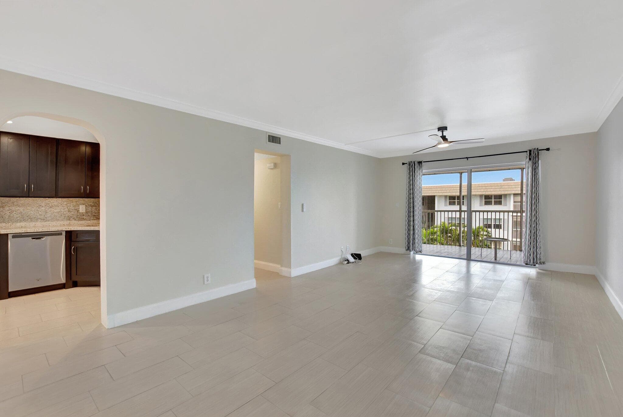 800 E Camino 4110, Boca Raton, FL 33432 — photo 5 of 41