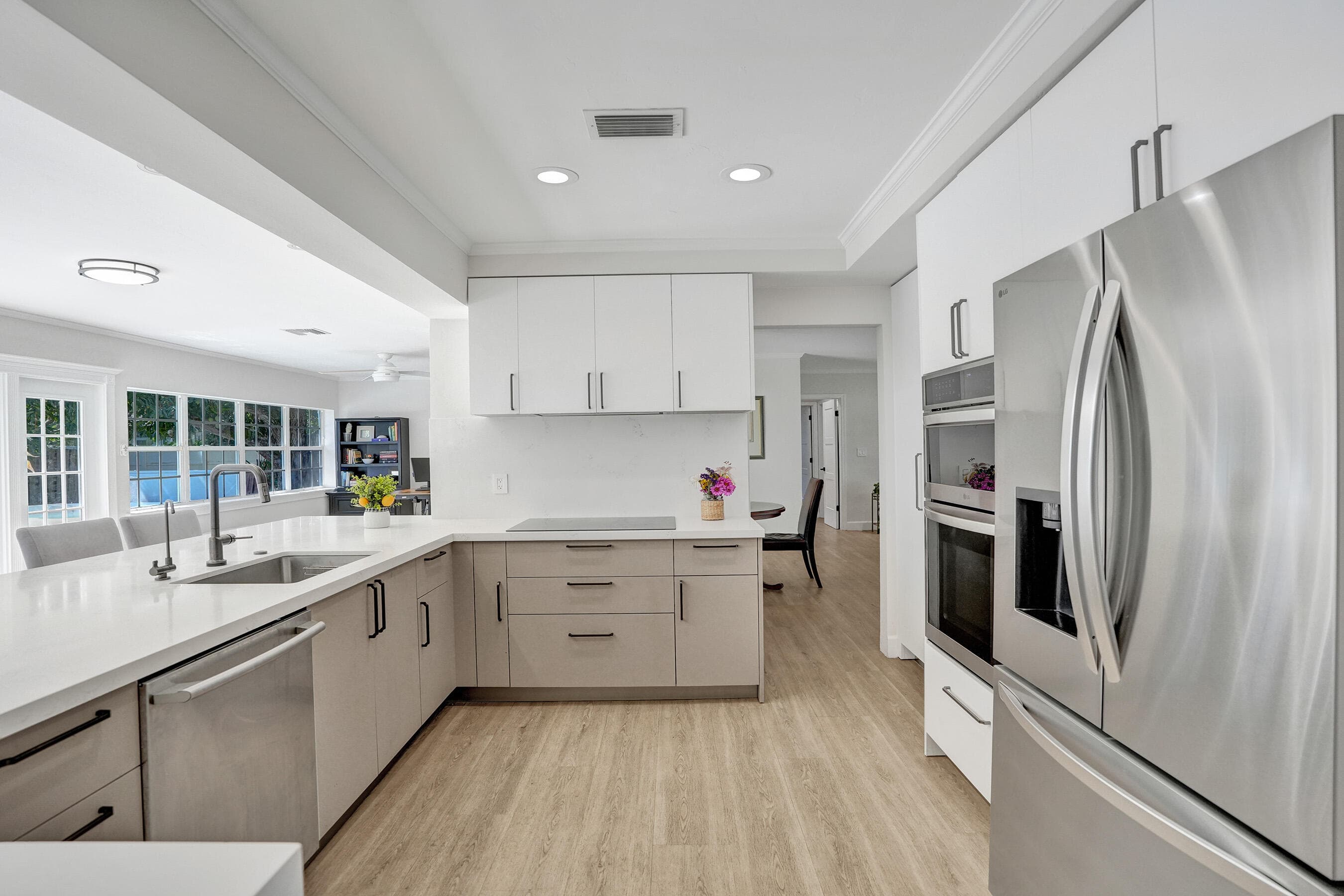 3930 NE 21st Avenue, Fort Lauderdale, FL 33308 — photo 8 of 42