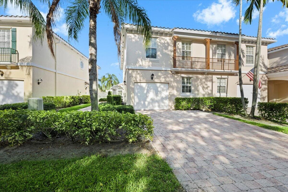 142 Santa Barbara Way, Palm Beach Gardens, FL 33410 — photo 2 of 43