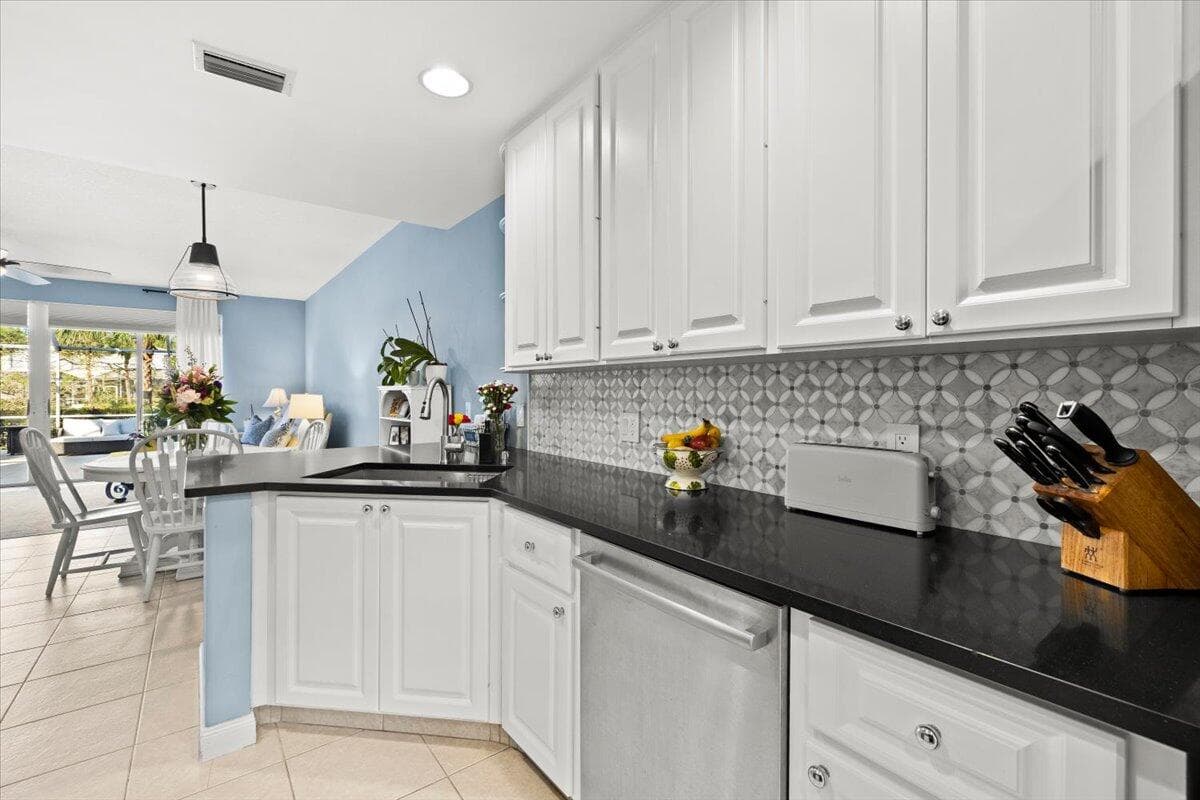 142 Santa Barbara Way, Palm Beach Gardens, FL 33410 — photo 10 of 43