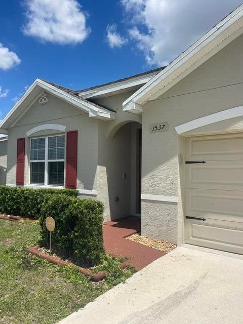 1537 SW Meridian Avenue, Port St. Lucie, FL 34953 — photo 4 of 31