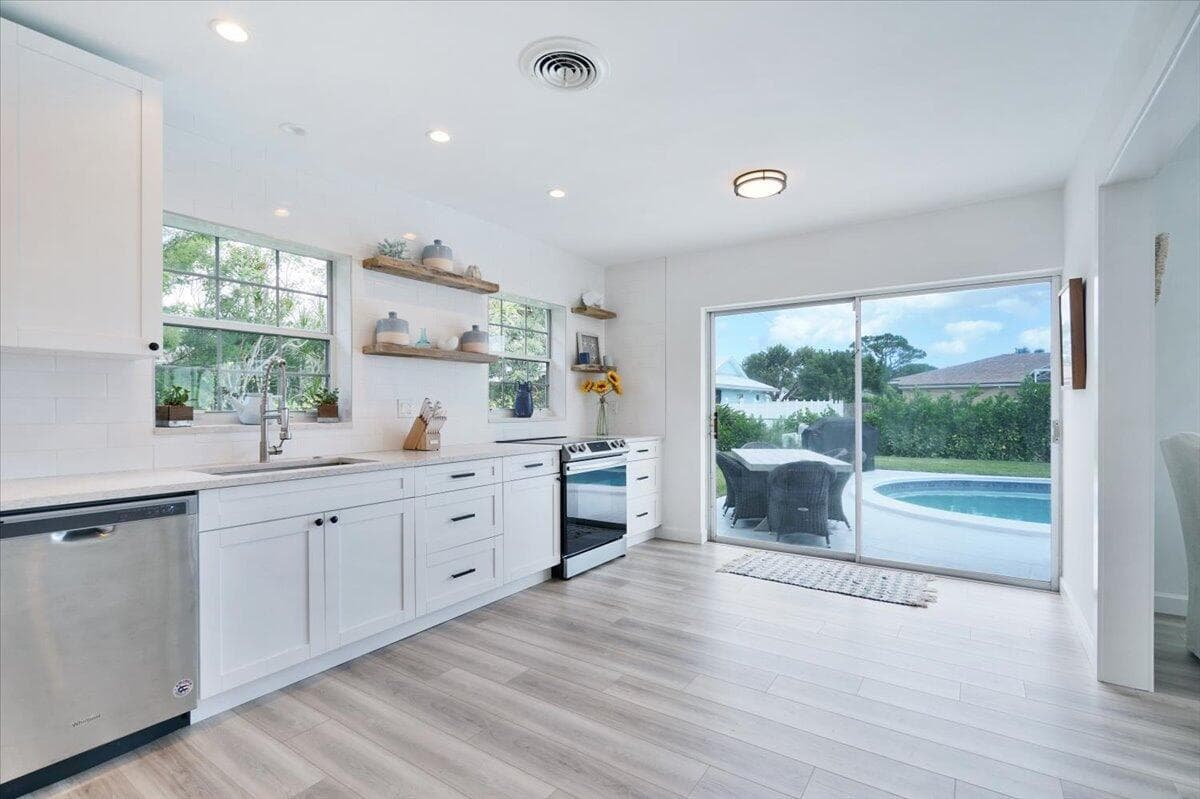 76 W Fairview W W, Tequesta, FL 33469 — photo 7 of 31