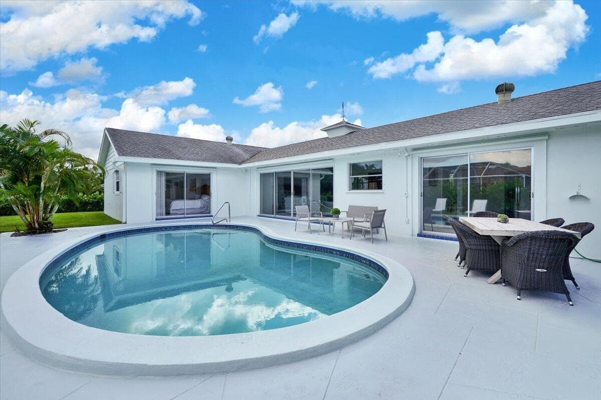 76 W Fairview W W, Tequesta, FL 33469 — photo 27 of 31