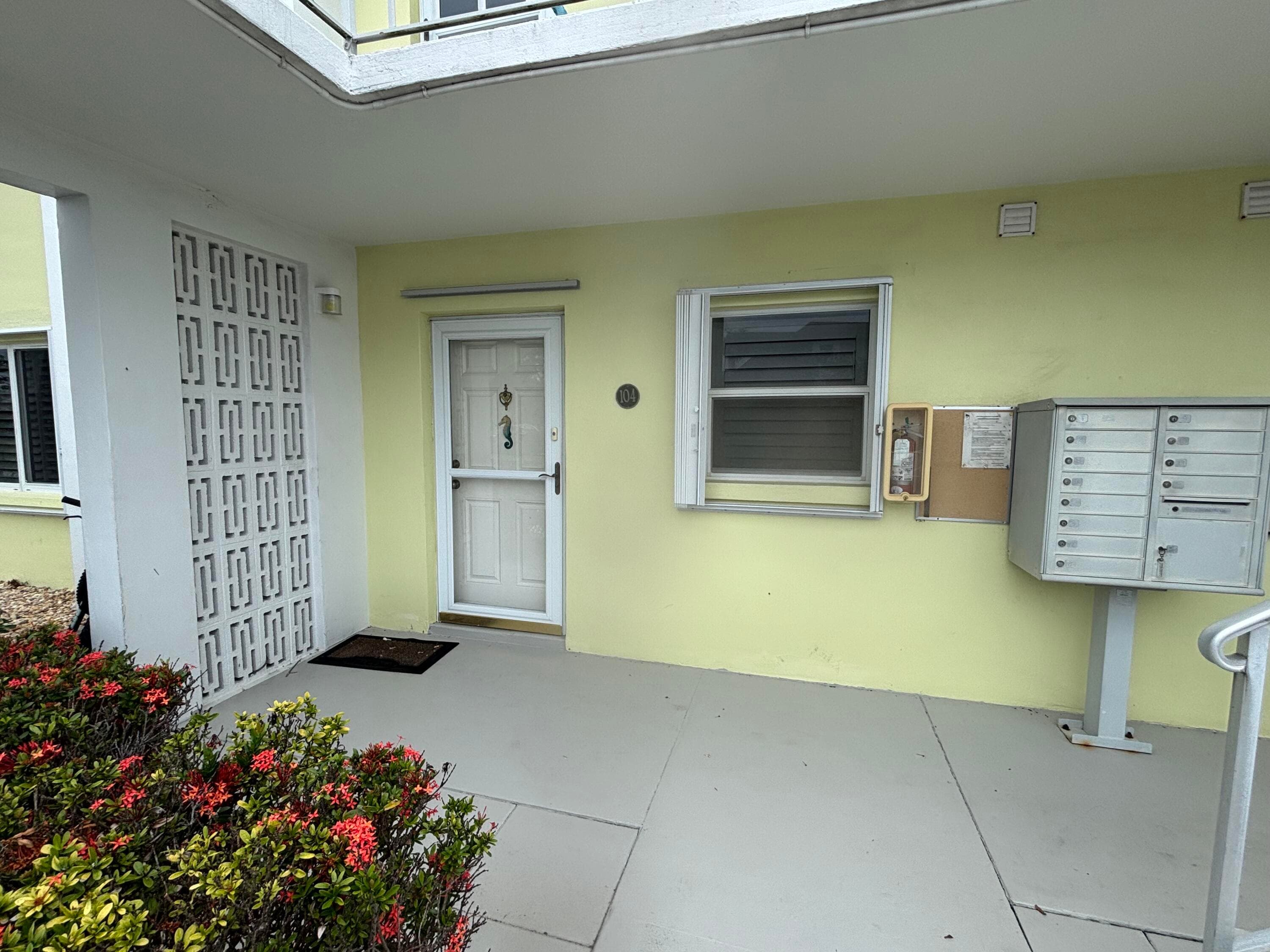 1309 Bayshore Drive 104, Fort Pierce, FL 34949 — photo 4 of 38