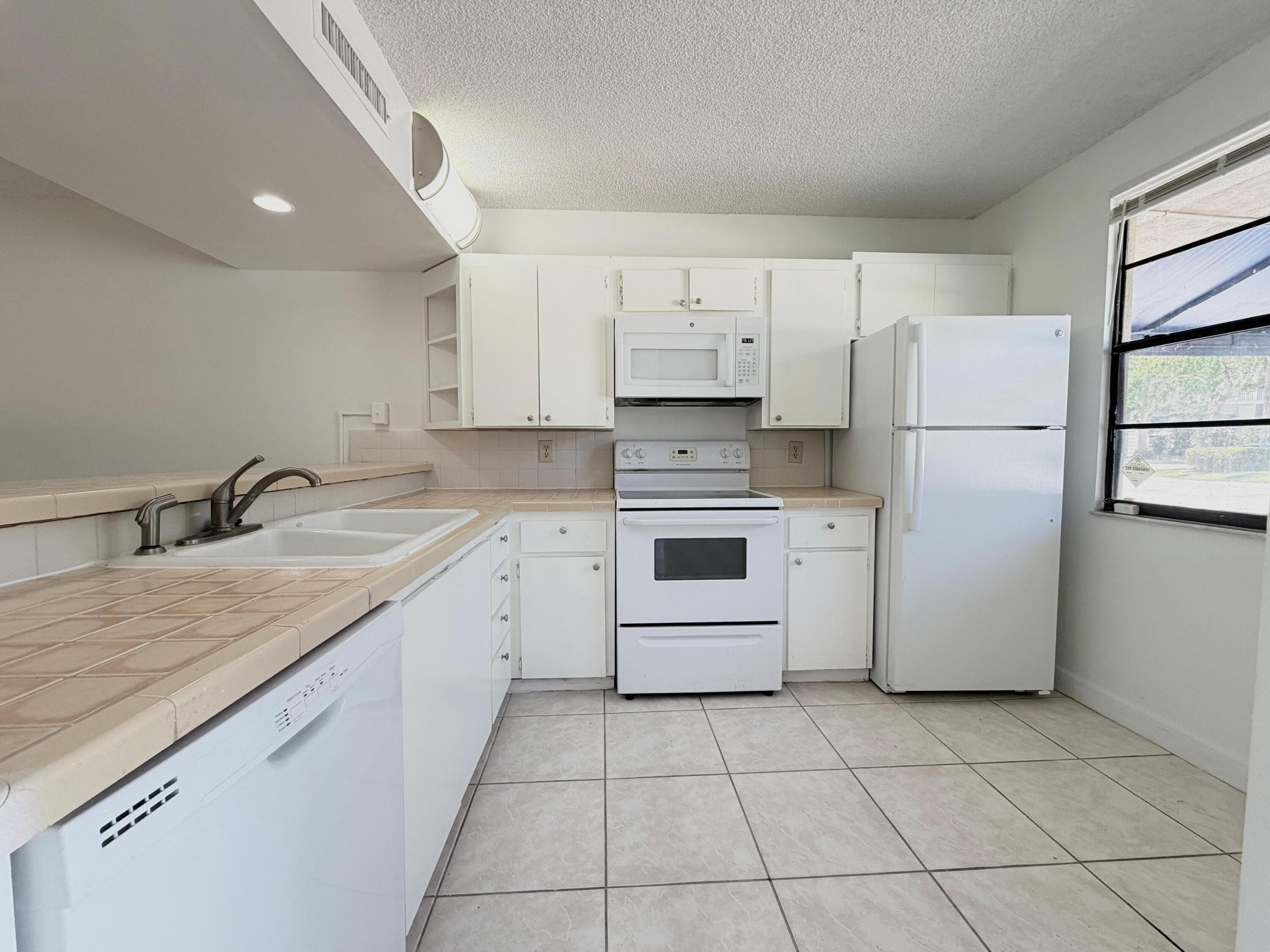 3511 Village Boulevard Unit 103, West Palm Beach, FL 33409 — photo 12 of 15