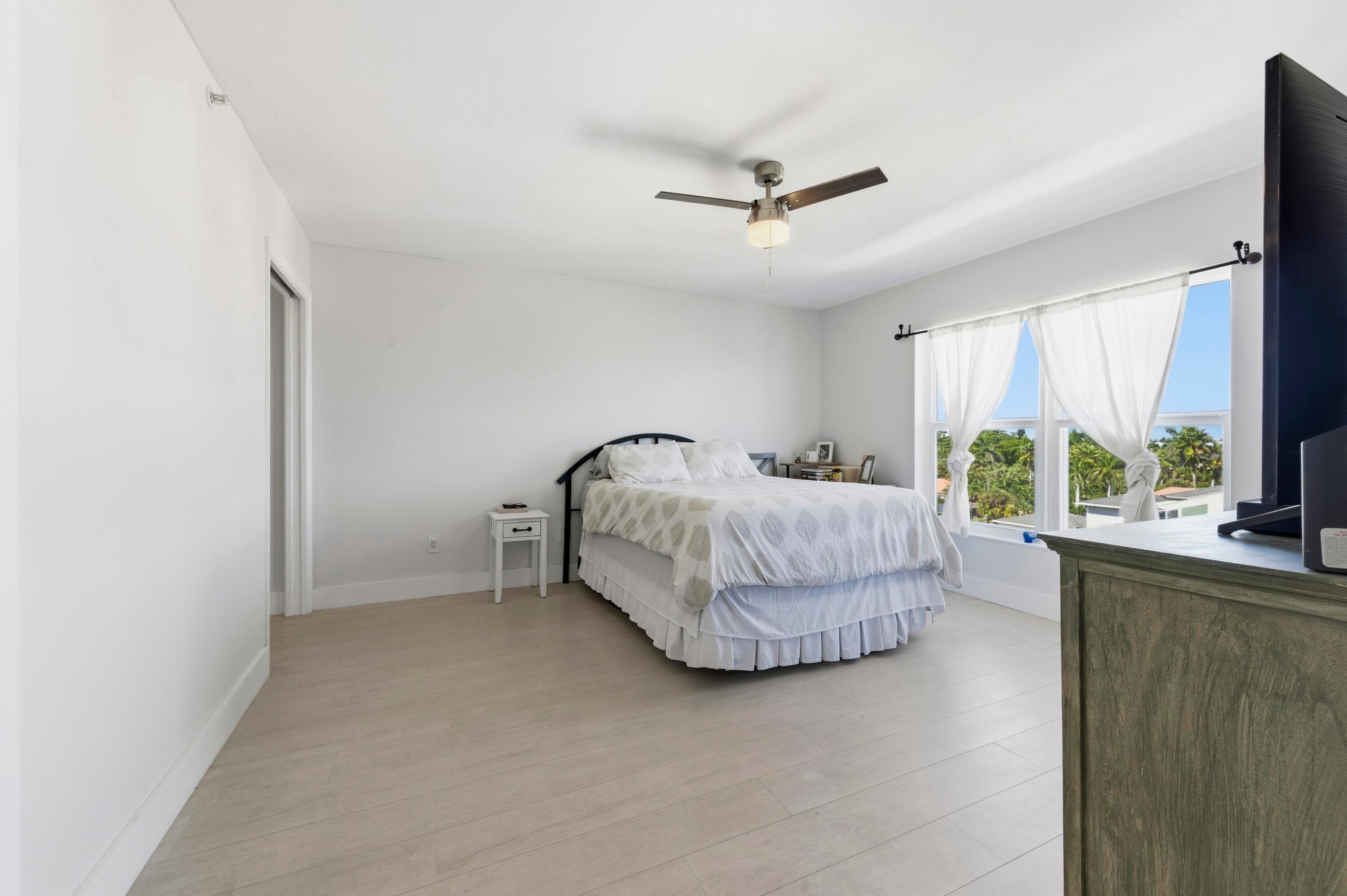 896 N Federal Highway 523, Lantana, FL 33462 — photo 16 of 62