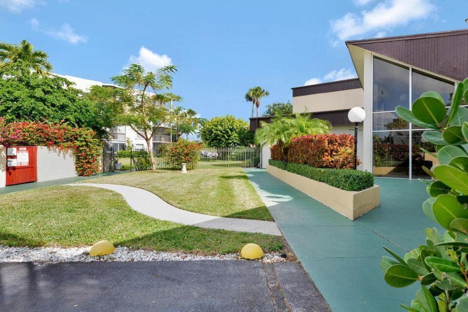896 N Federal Highway 523, Lantana, FL 33462 — photo 25 of 62
