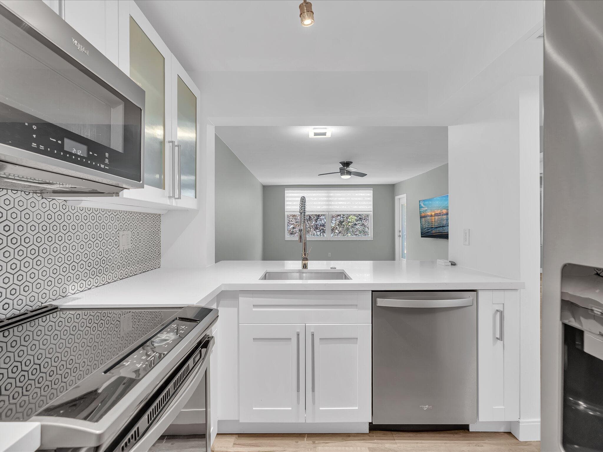 4025 N Federal Highway N 215a, Oakland Park, FL 33308 — photo 13 of 36