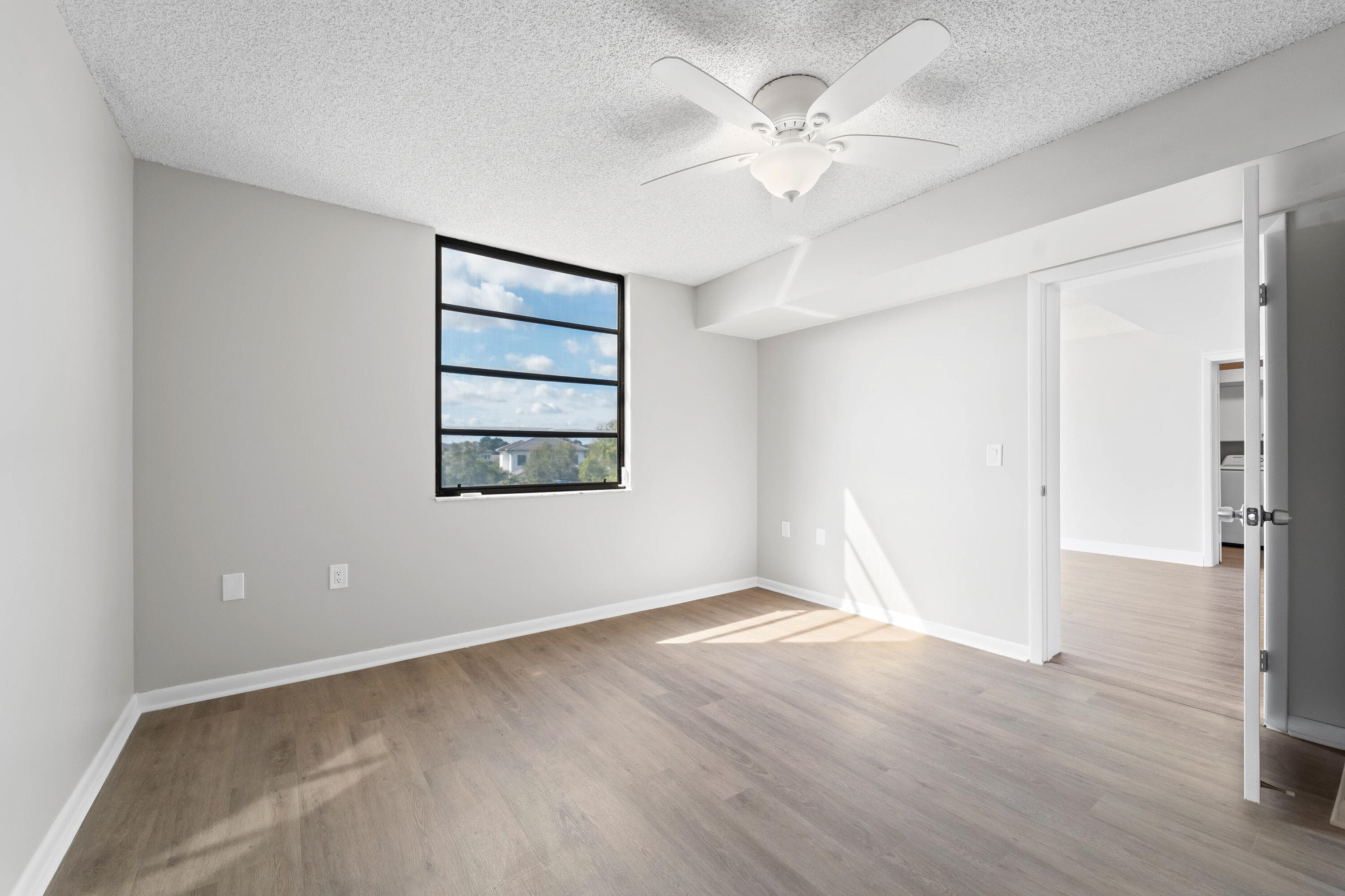 3636 Whitehall Drive 402, West Palm Beach, FL 33401 — photo 12 of 41
