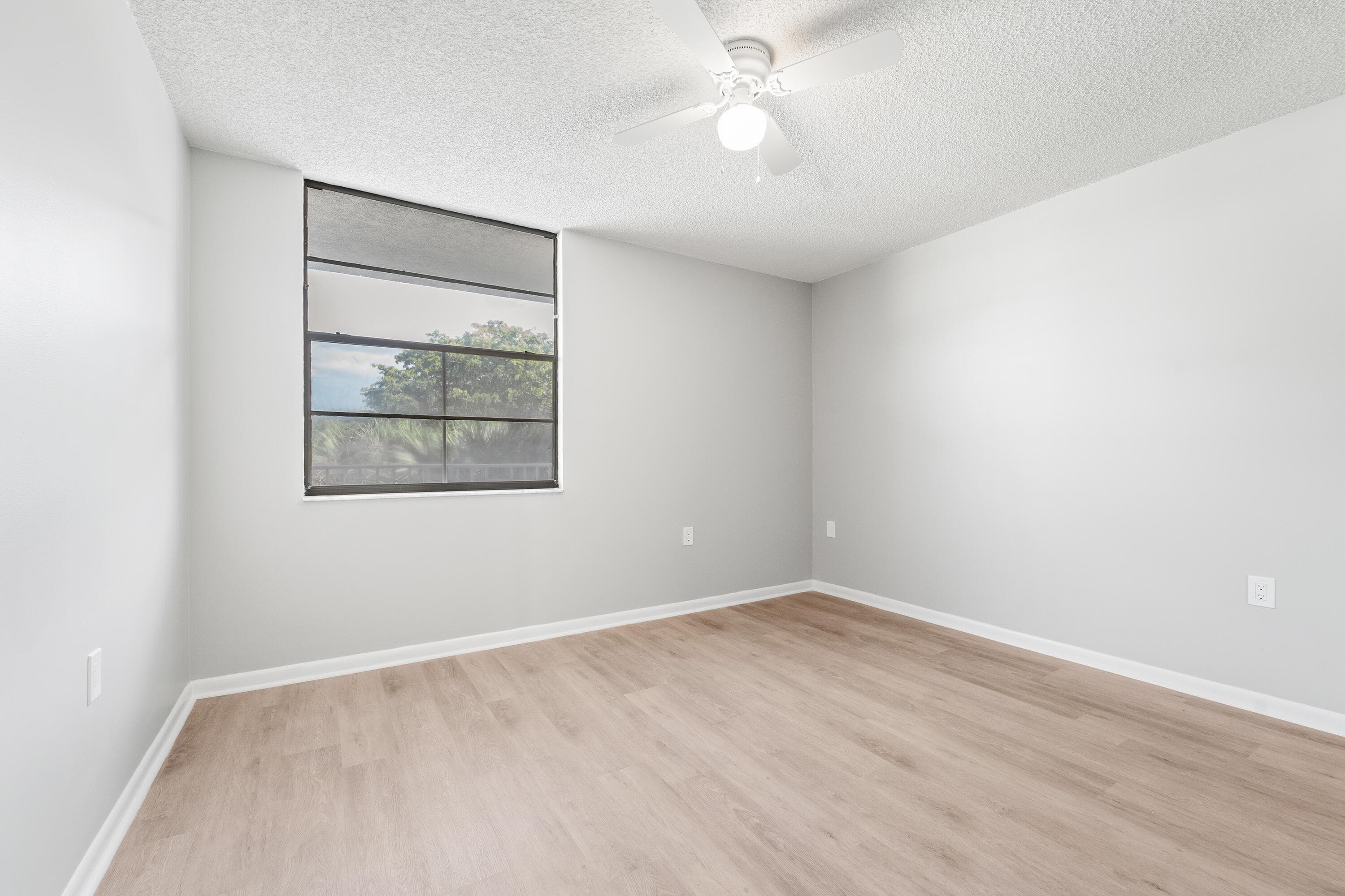 3636 Whitehall Drive 402, West Palm Beach, FL 33401 — photo 20 of 41