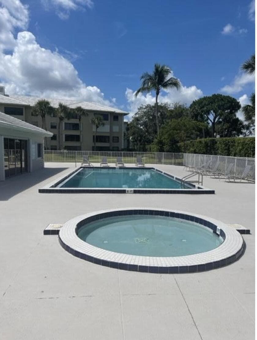 3636 Whitehall Drive 402, West Palm Beach, FL 33401 — photo 24 of 41