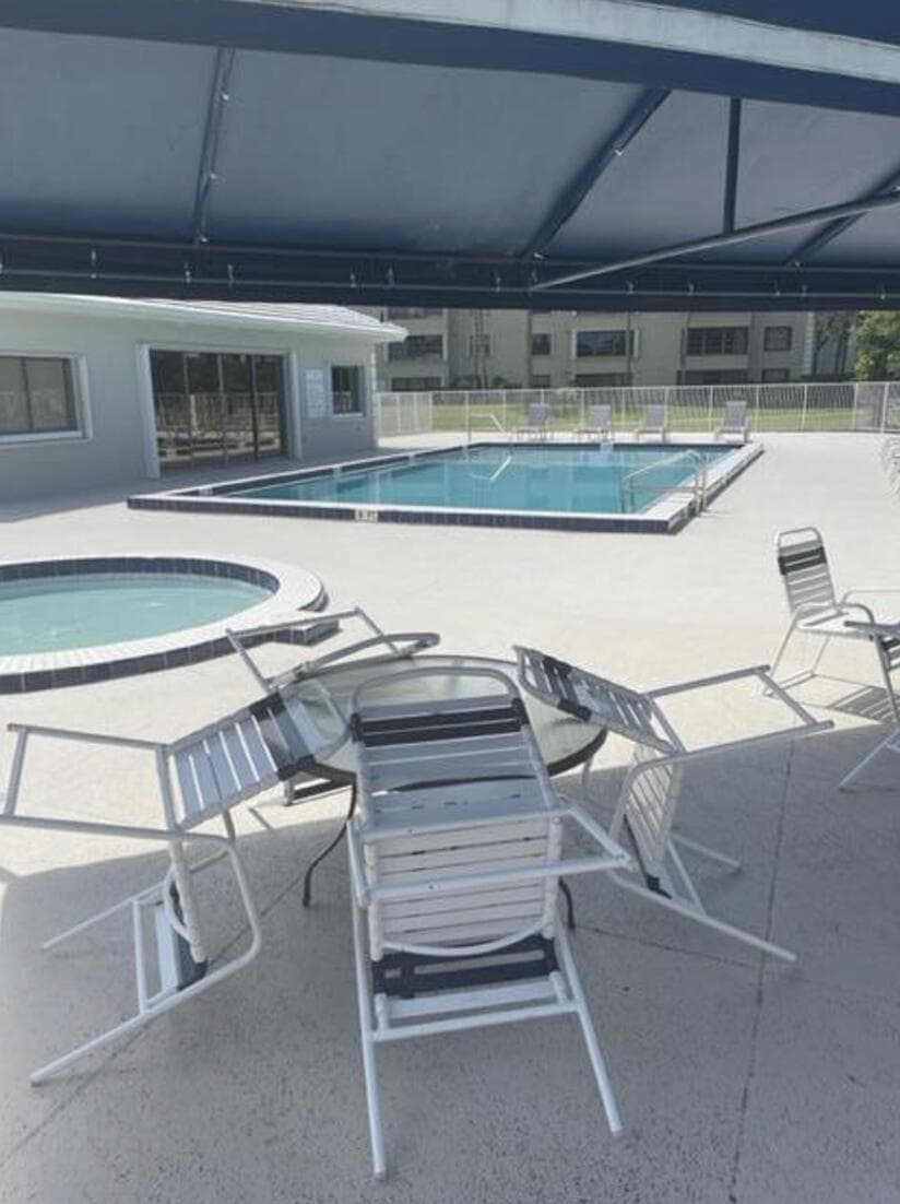 3636 Whitehall Drive 402, West Palm Beach, FL 33401 — photo 26 of 41
