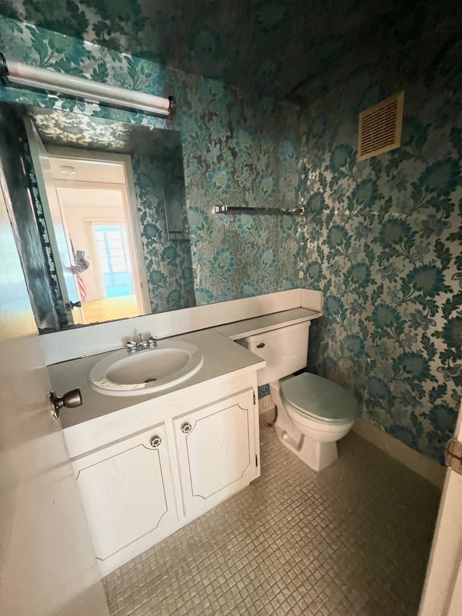 392 Grantham F 392, Deerfield Beach, FL 33442 — photo 12 of 42