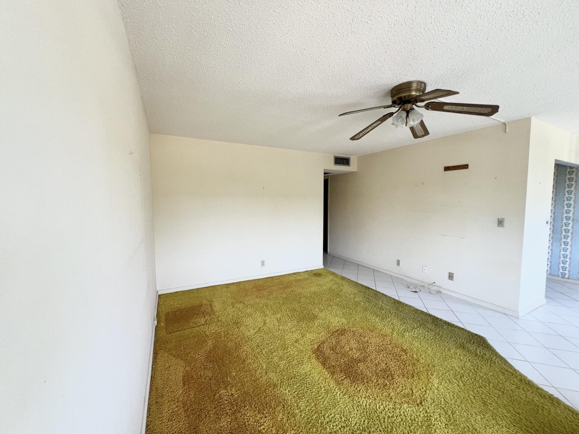 392 Grantham F 392, Deerfield Beach, FL 33442 — photo 4 of 42