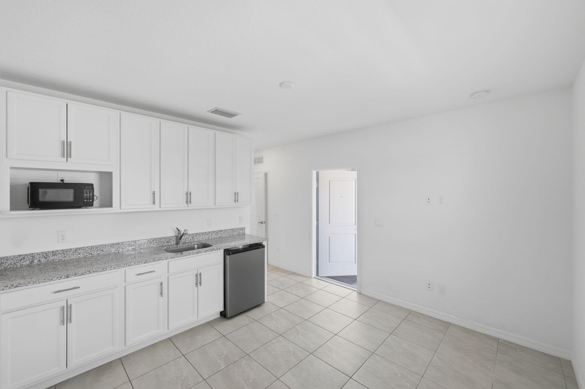 4633 SW Savona Boulevard, Port St. Lucie, FL 34953 — photo 15 of 47