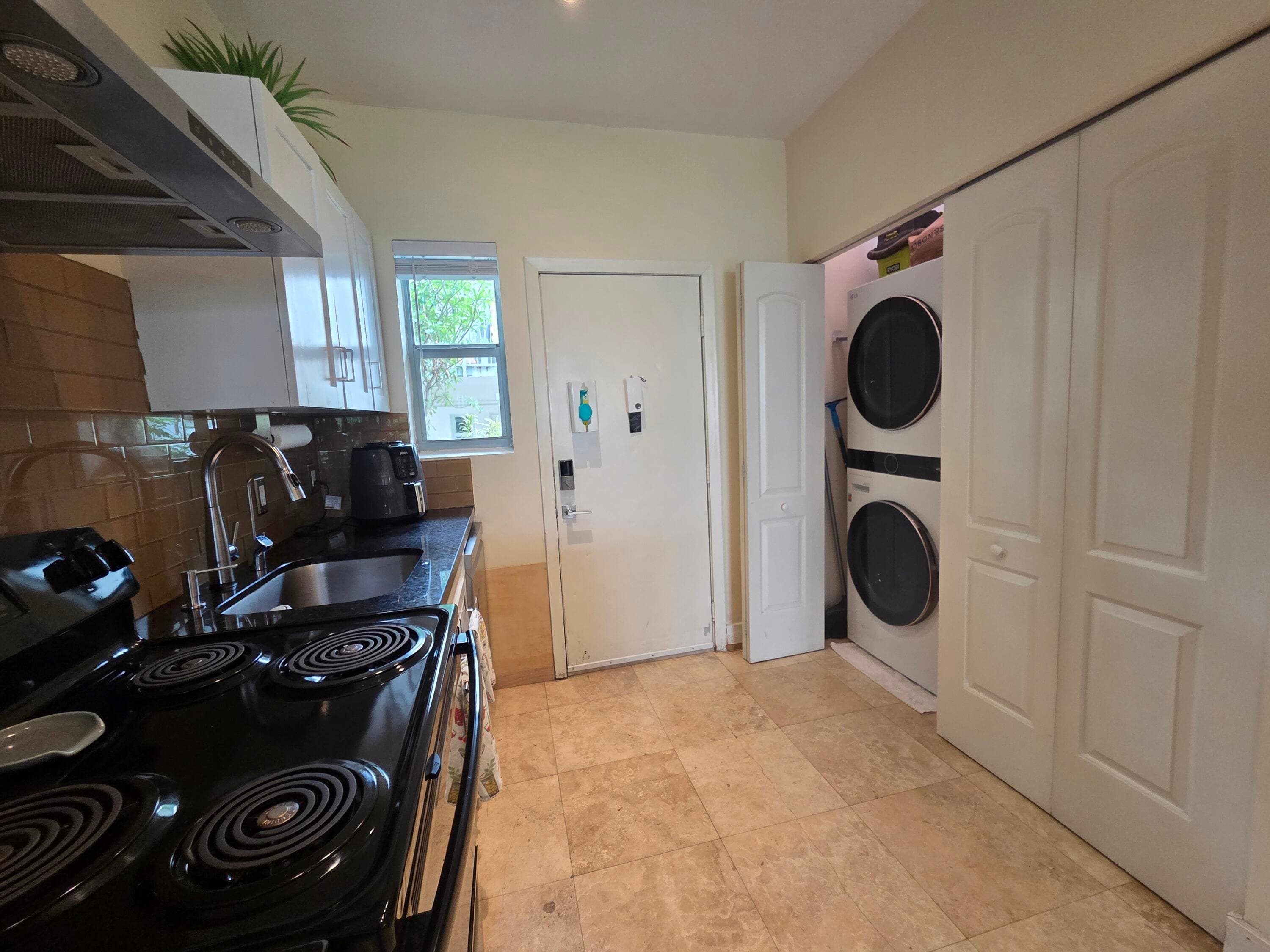 1045 Lenox Avenue 6, Miami Beach, FL 33139 — photo 6 of 13