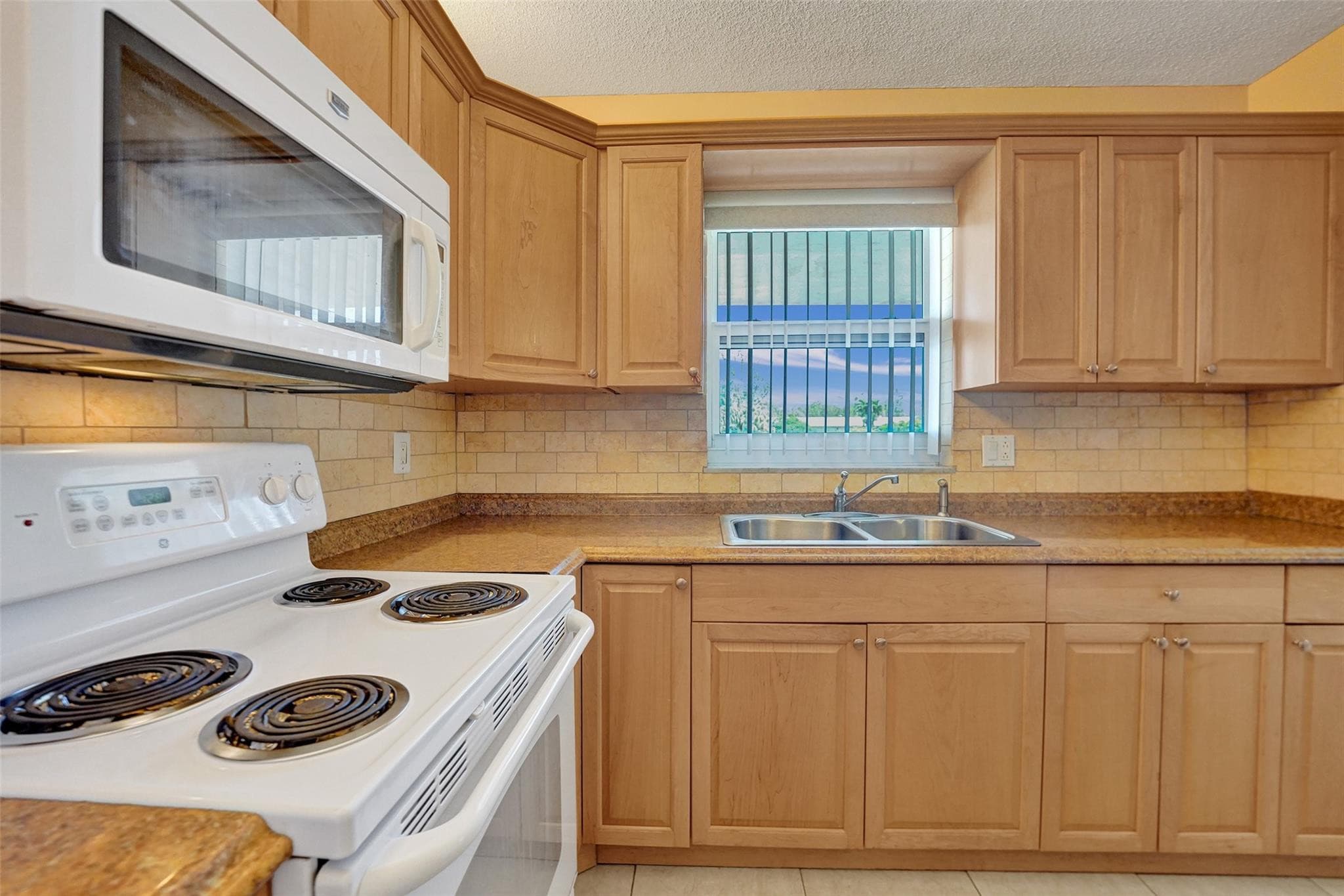 1300 N 12th Court 7b, Hollywood, FL 33019 — photo 11 of 27