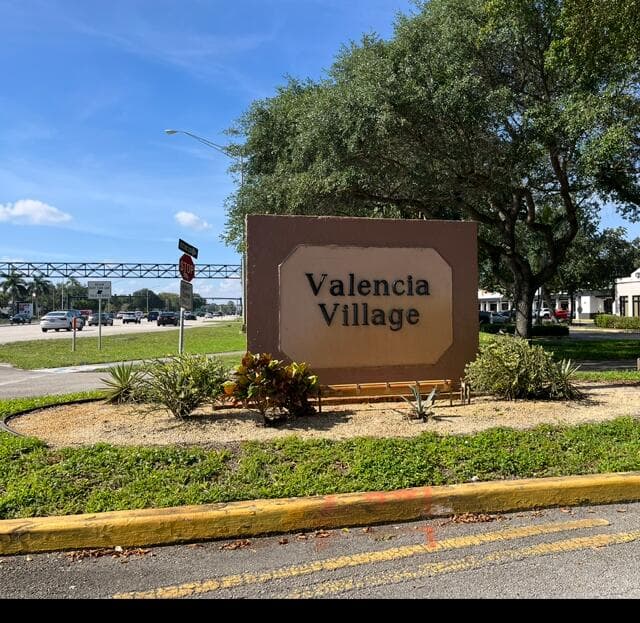 54 N Matador Lane, Davie, FL 33324 — photo 8 of 22