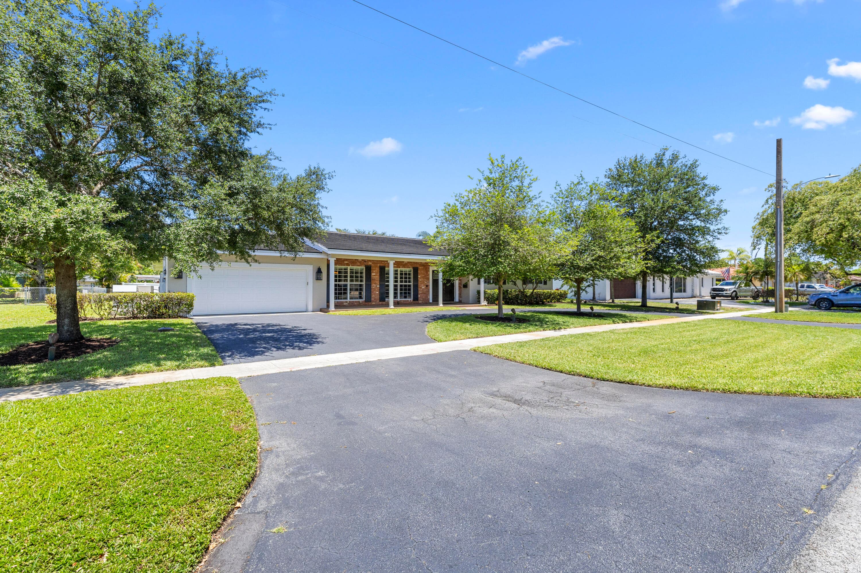 7501 Plantation Road, Plantation, FL 33317 — photo 2 of 58