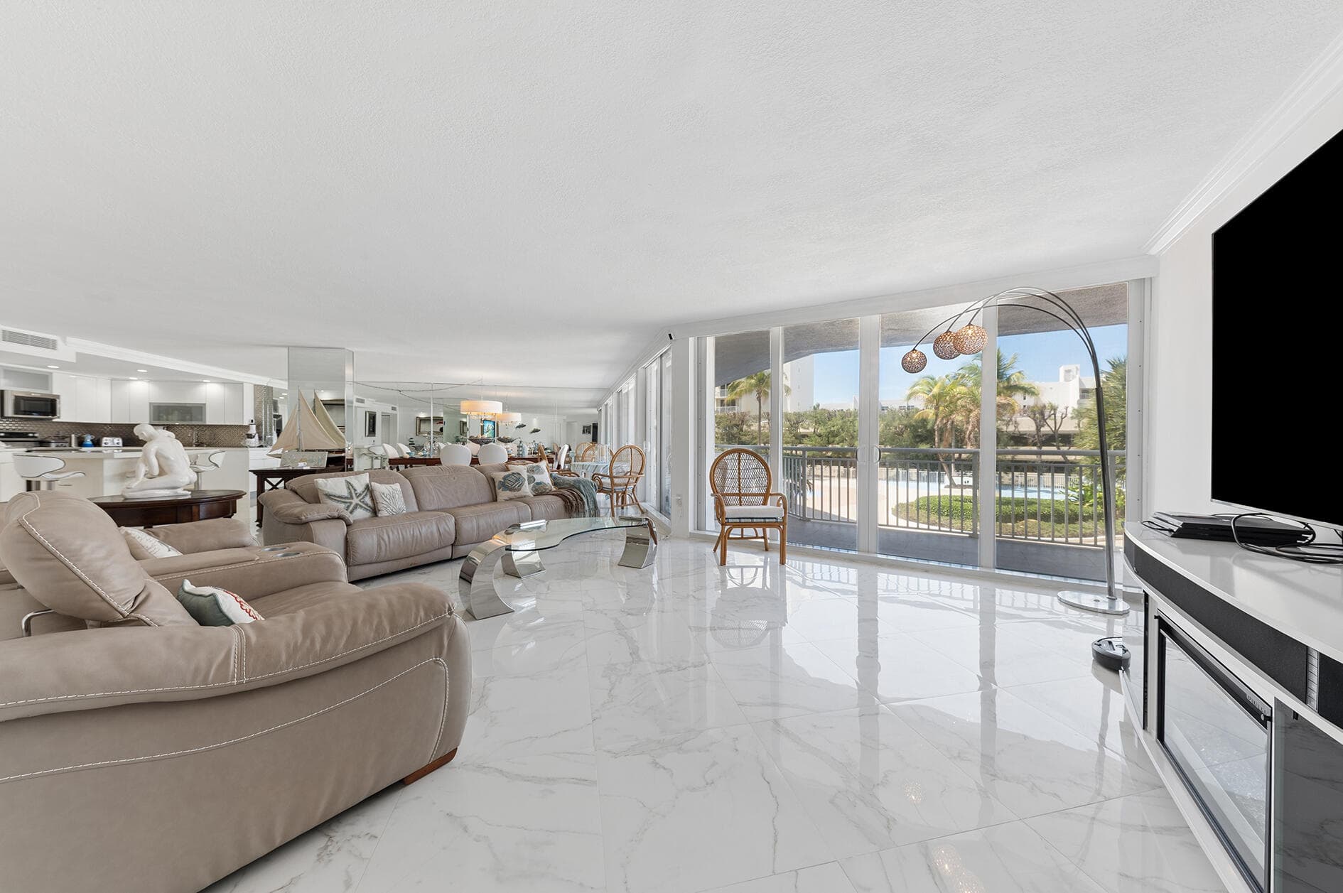 3546 S Ocean Boulevard 324, South Palm Beach, FL 33480 — photo 8 of 28
