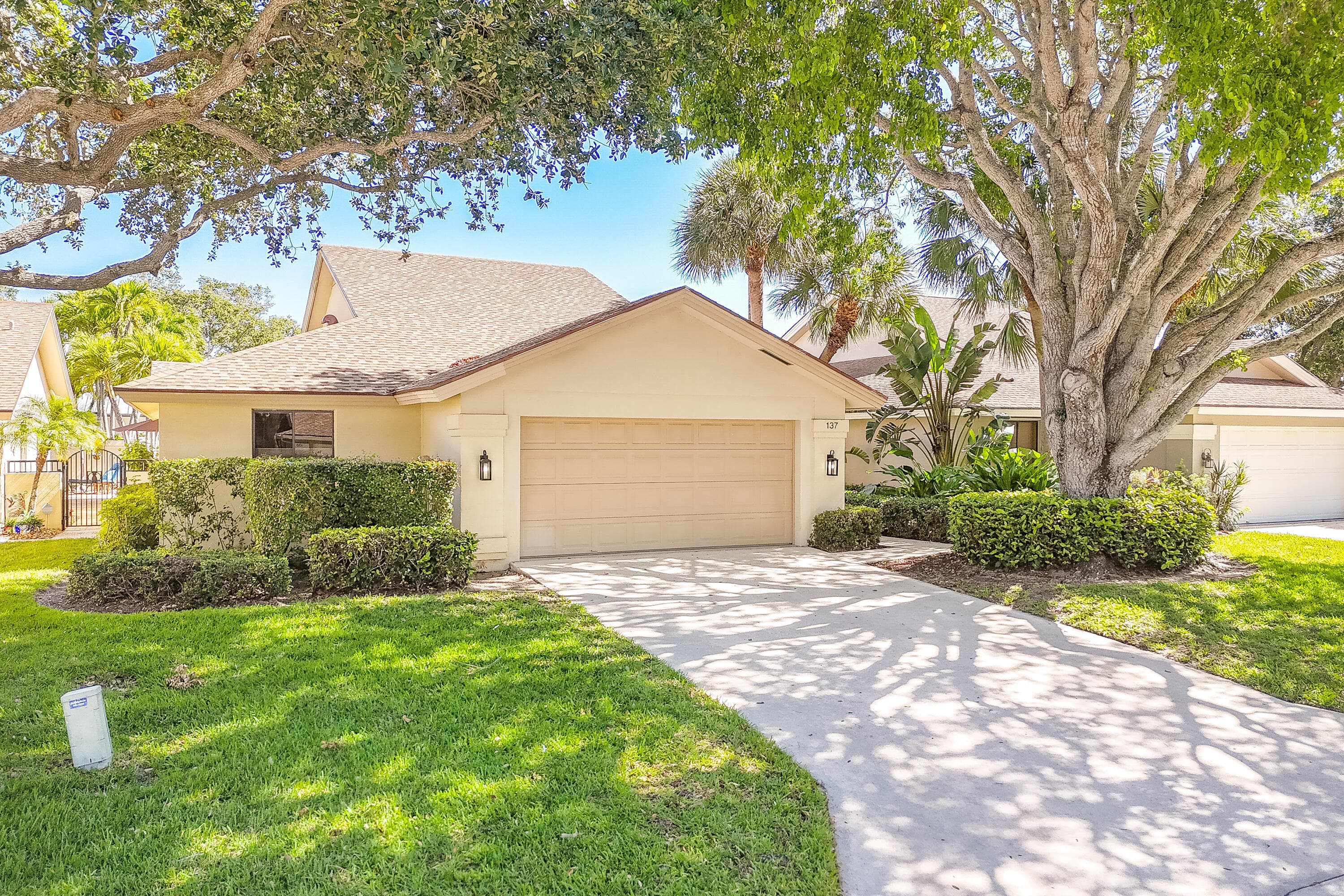 137 Harbourside Circle, Jupiter, FL 33477 — photo 1 of 40