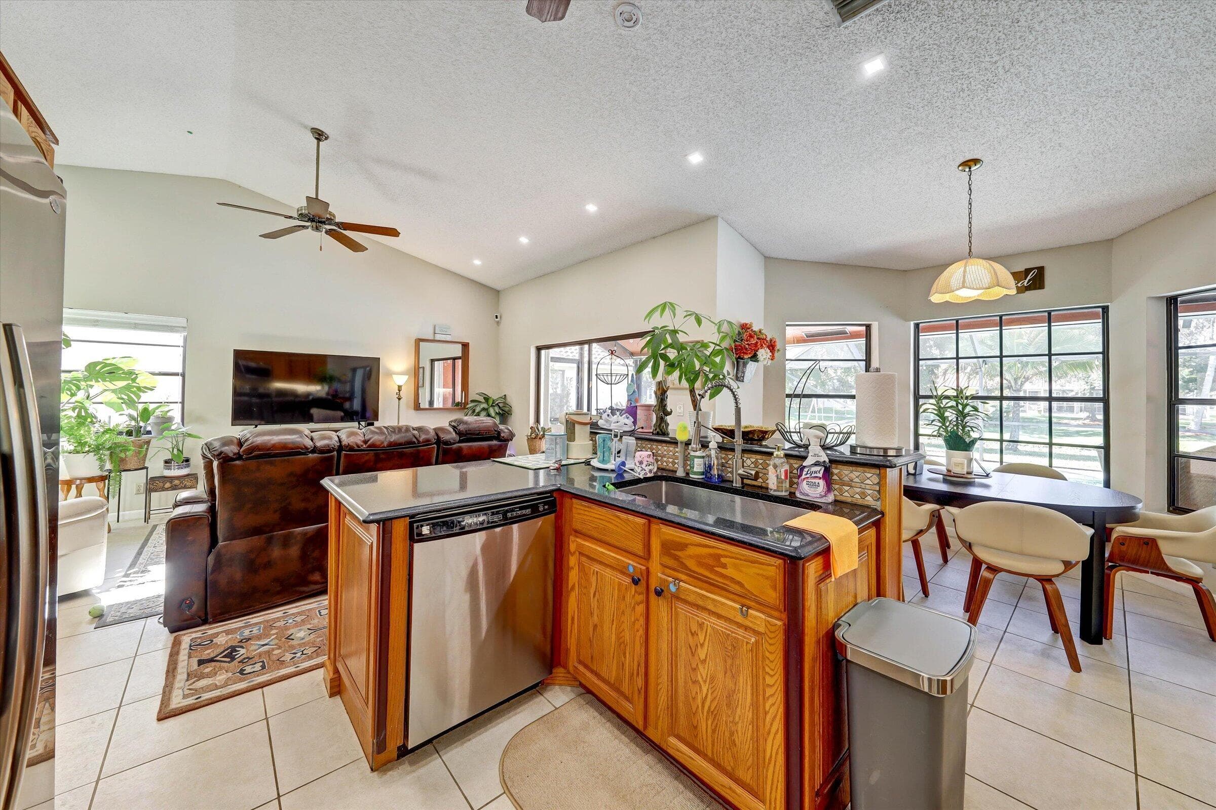 10966 NW 14th Street, Coral Springs, FL 33071 — photo 10 of 47