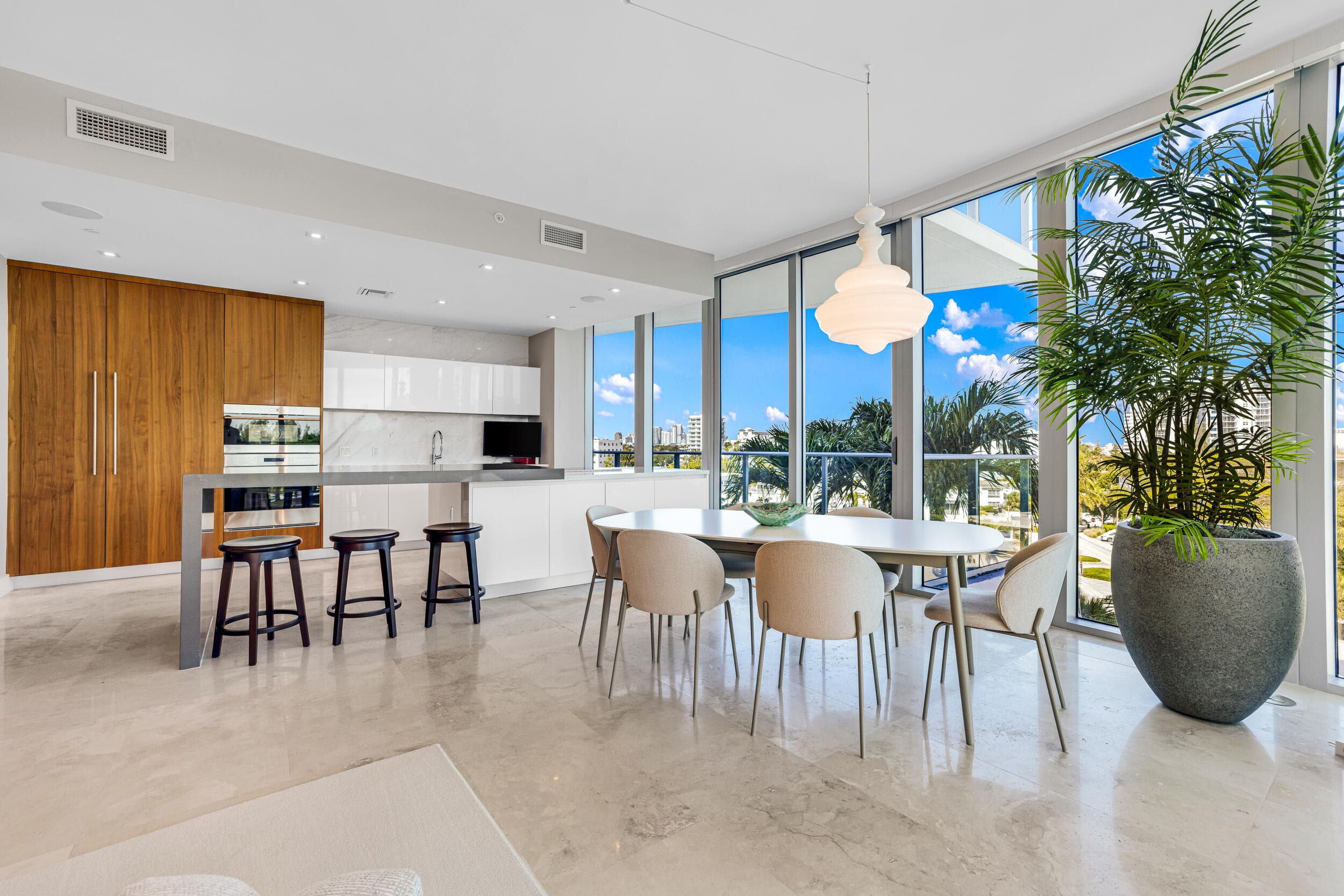 701 N Fort Lauderdale Beach Boulevard 406, Fort Lauderdale, FL 33304 — photo 4 of 50