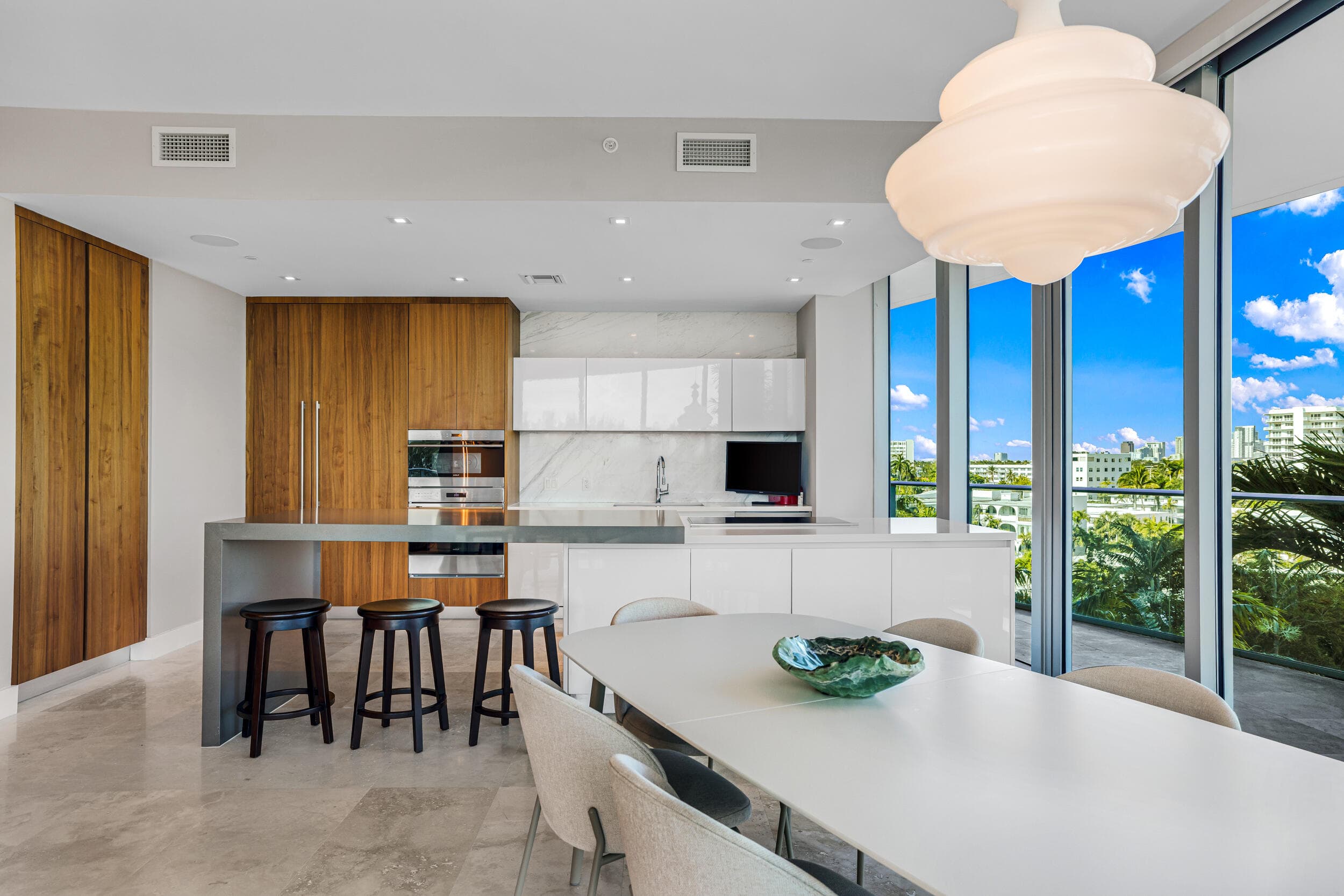 701 N Fort Lauderdale Beach Boulevard 406, Fort Lauderdale, FL 33304 — photo 9 of 50