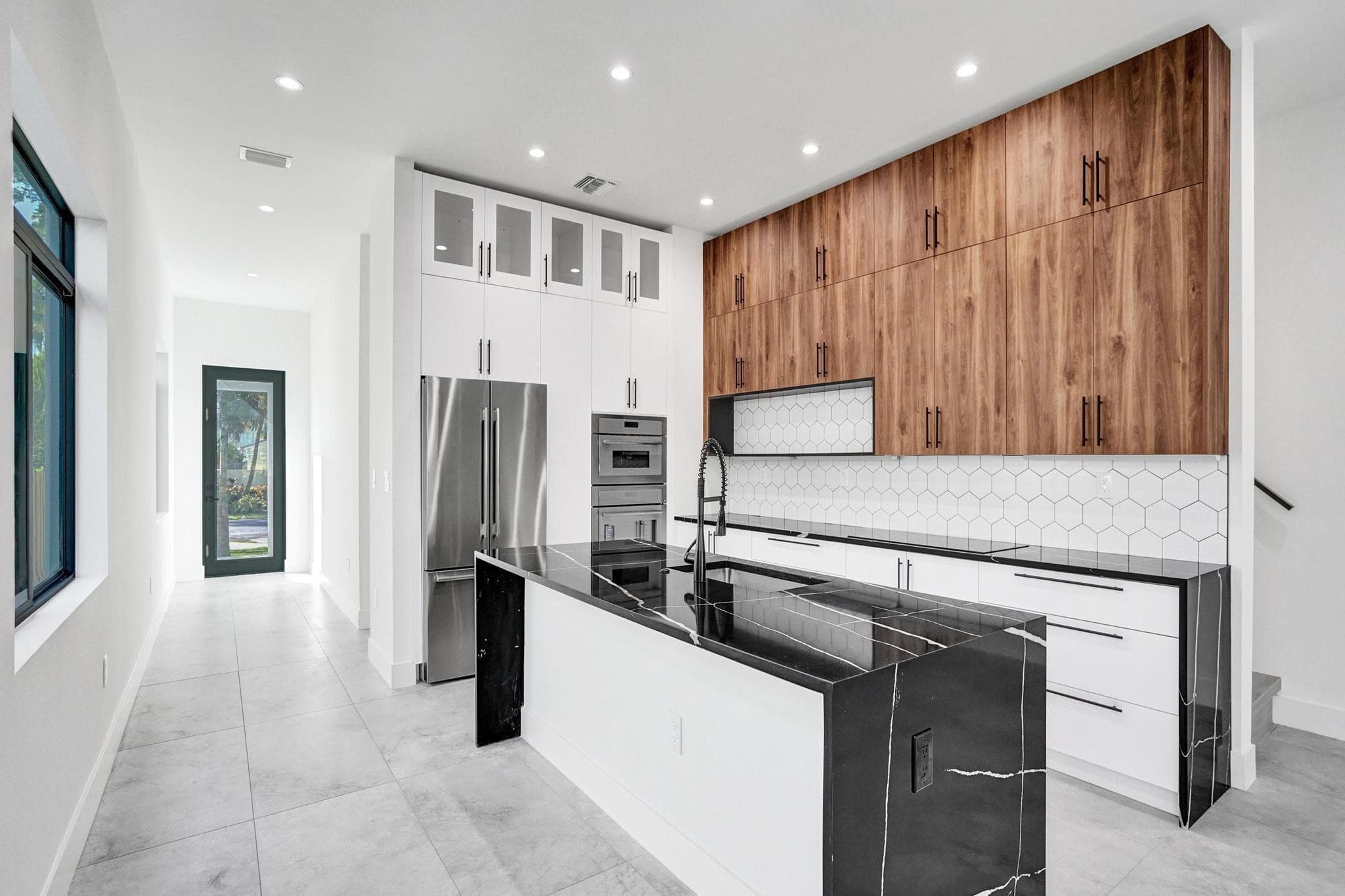 604 SW 7th Avenue, Fort Lauderdale, FL 33315 — photo 9 of 50