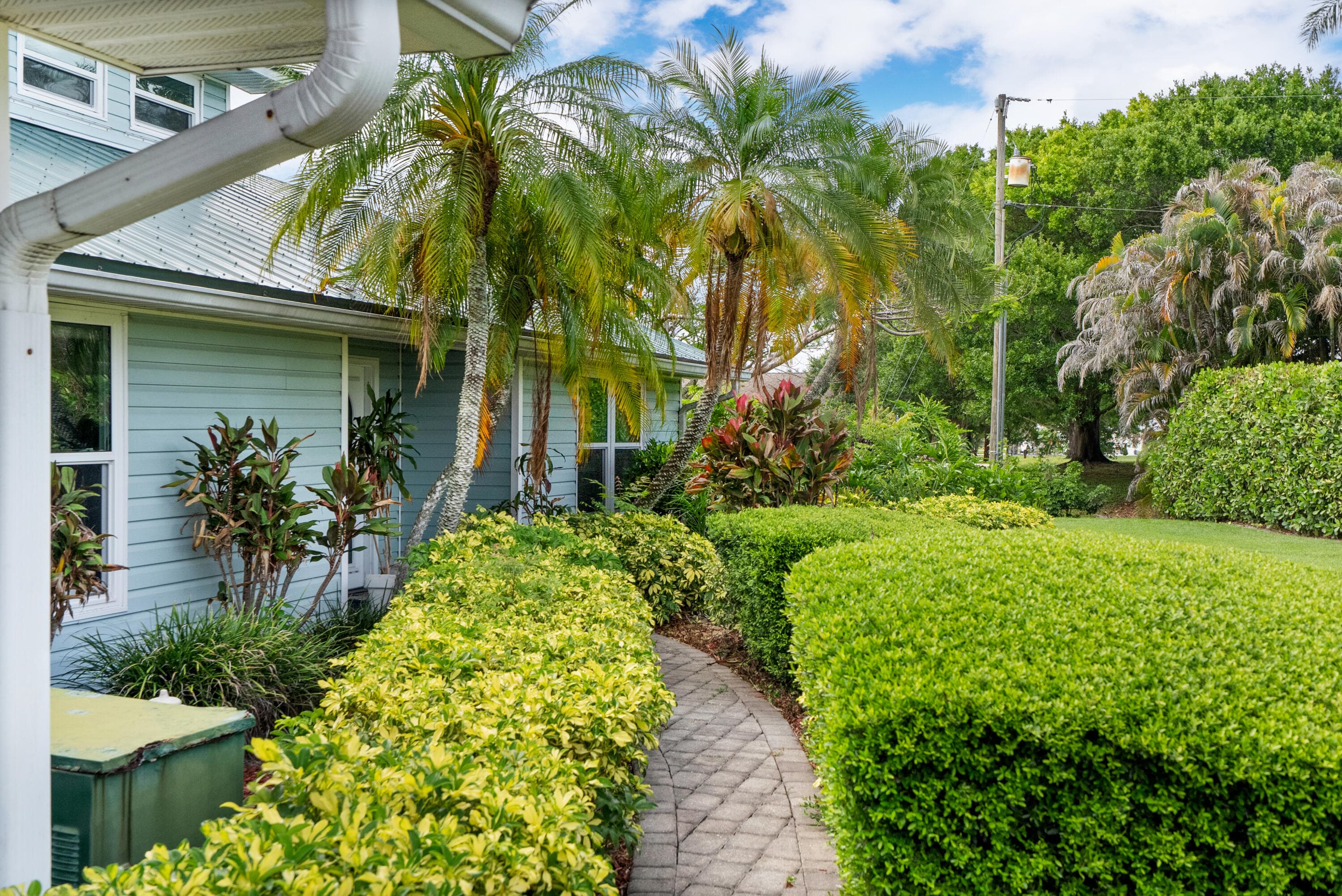 2415 NW Cove View, Stuart, FL 34994 — photo 16 of 54