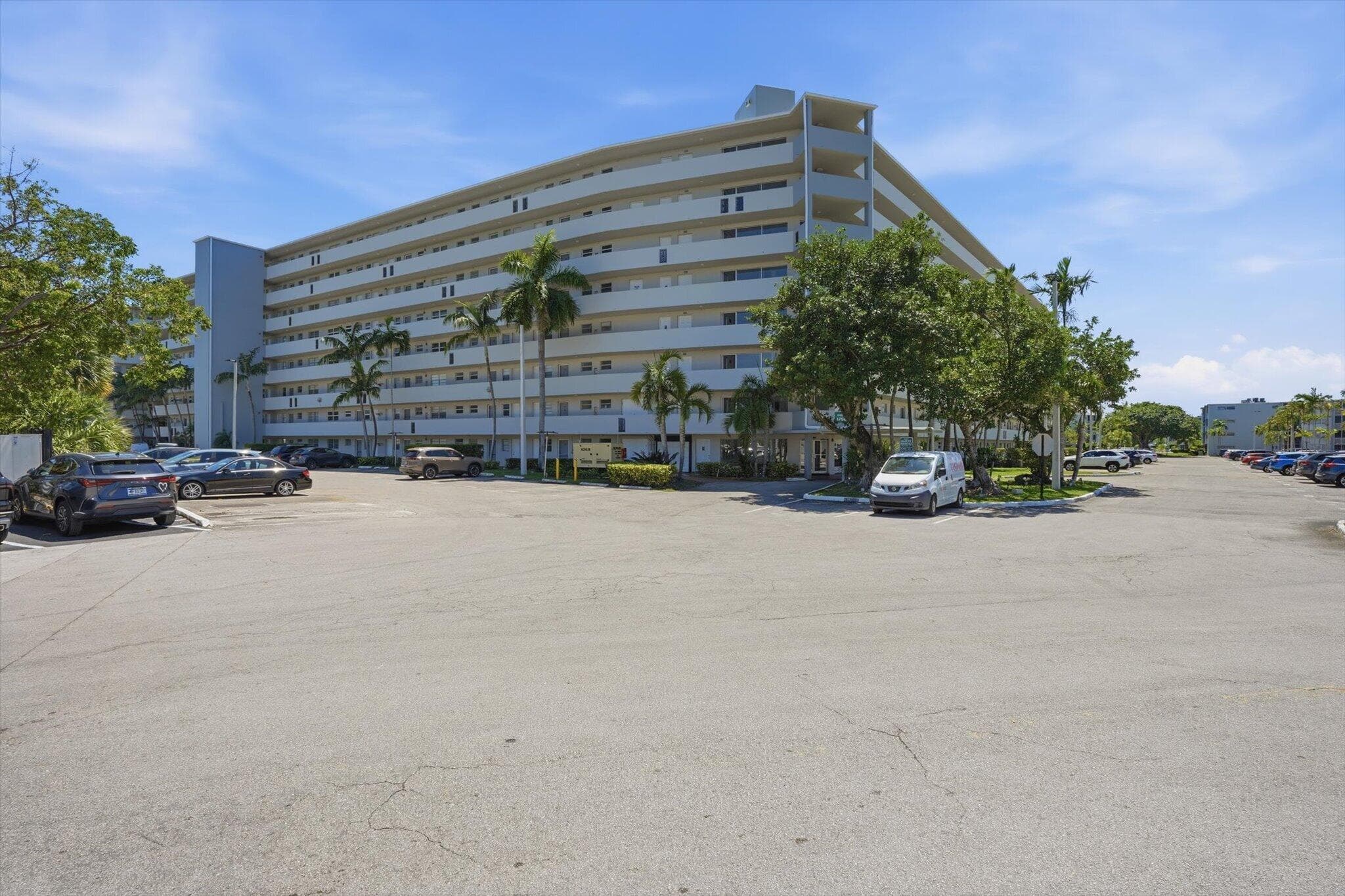 1750 NE 191st Street 811, North Miami Beach, FL 33179 — photo 1 of 31