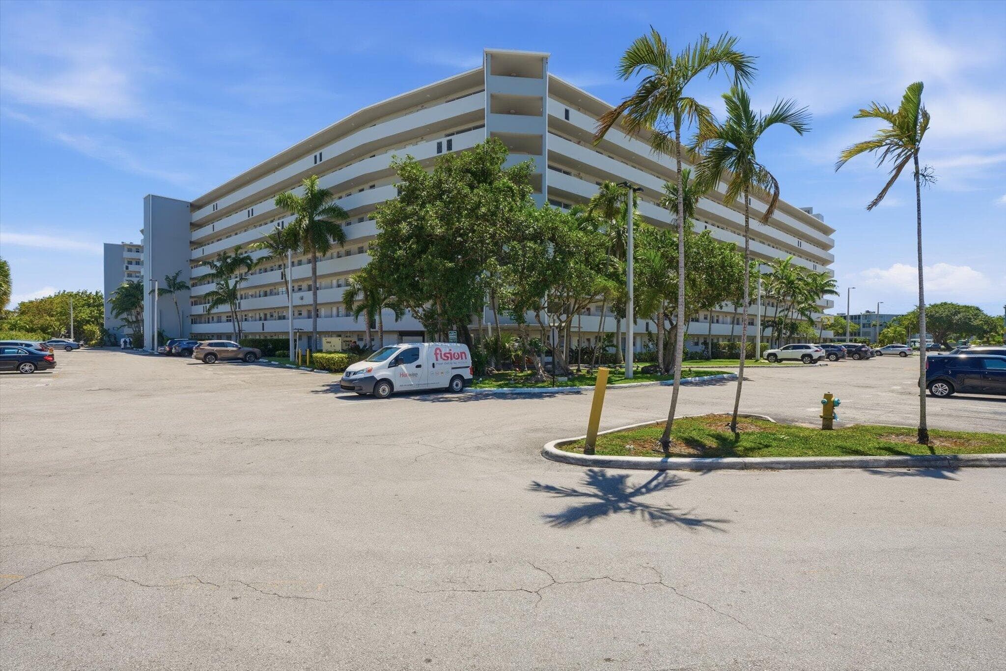 1750 NE 191st Street 811, North Miami Beach, FL 33179 — photo 2 of 31