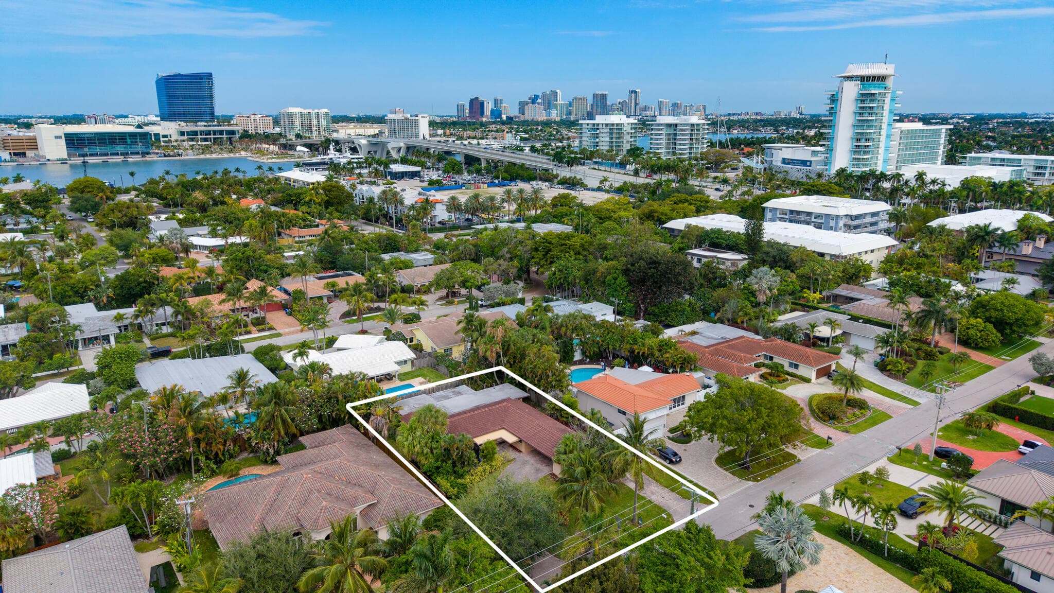 1817 SE 25 Avenue, Fort Lauderdale, FL 33316 — photo 1 of 10
